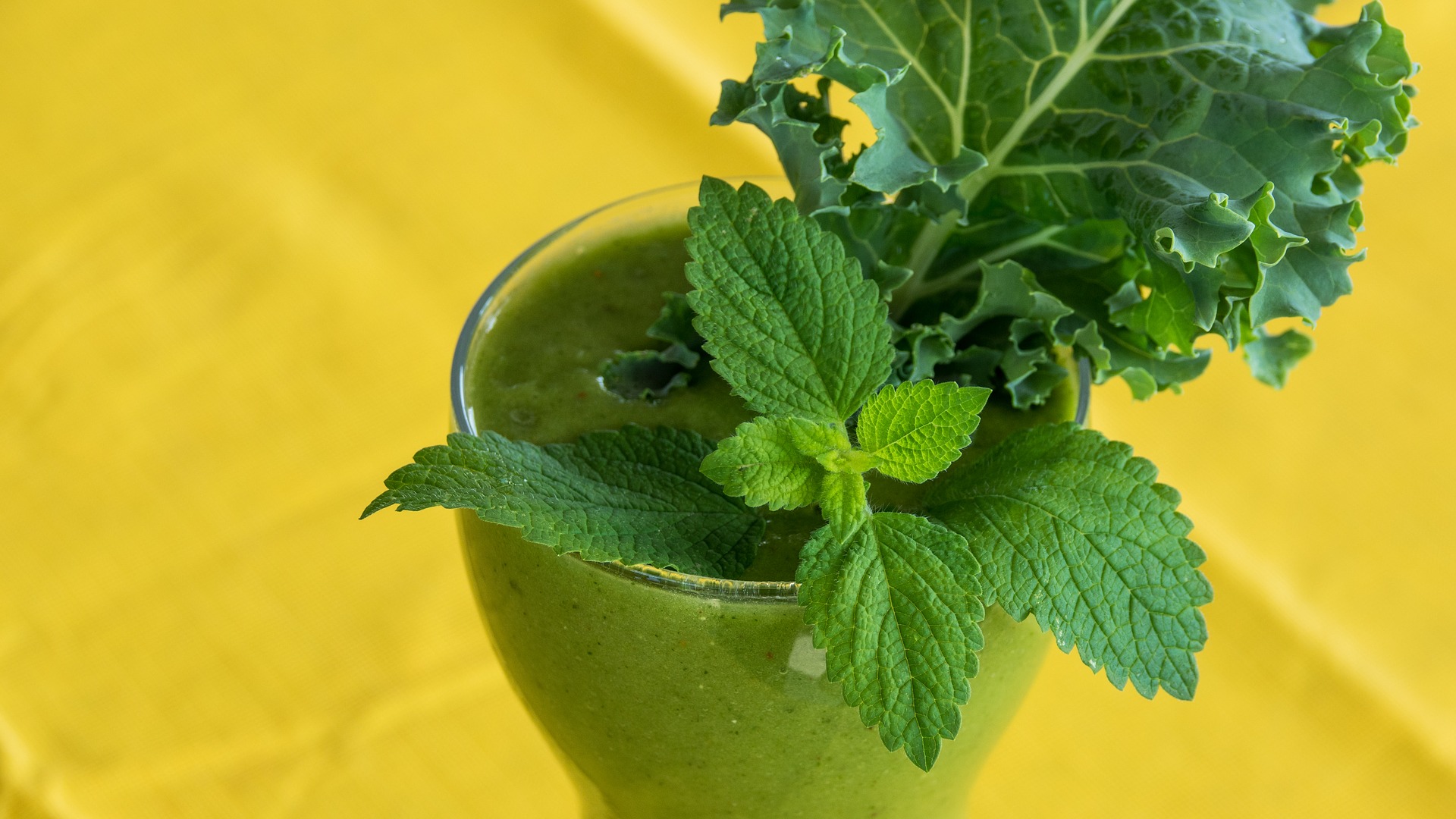 Smoothie verde pentru încetinirea îmbătrânirii