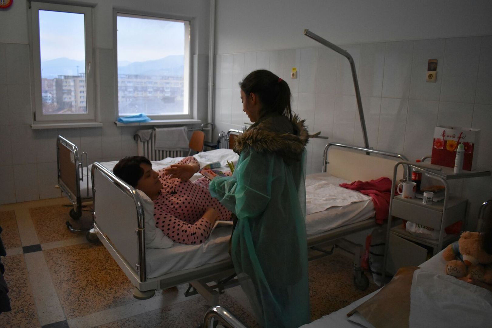 Mărţişoare în dar pacienţilor din Spitalul Judeţean Neamţ Mărţişoare în dar pacienţilor din Spitalul Judeţean Neamţ