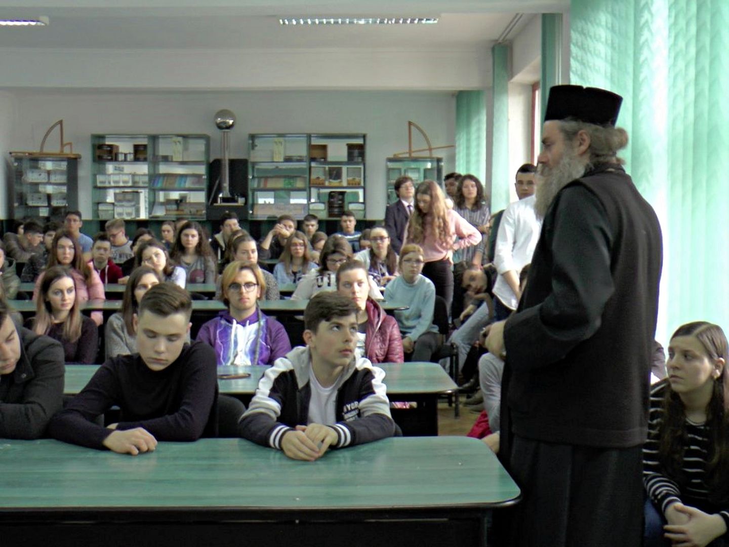 „Bucuria Unirii şi regii României“ la Colegiul Naţional „Mihai Sadoveanu“ din Paşcani