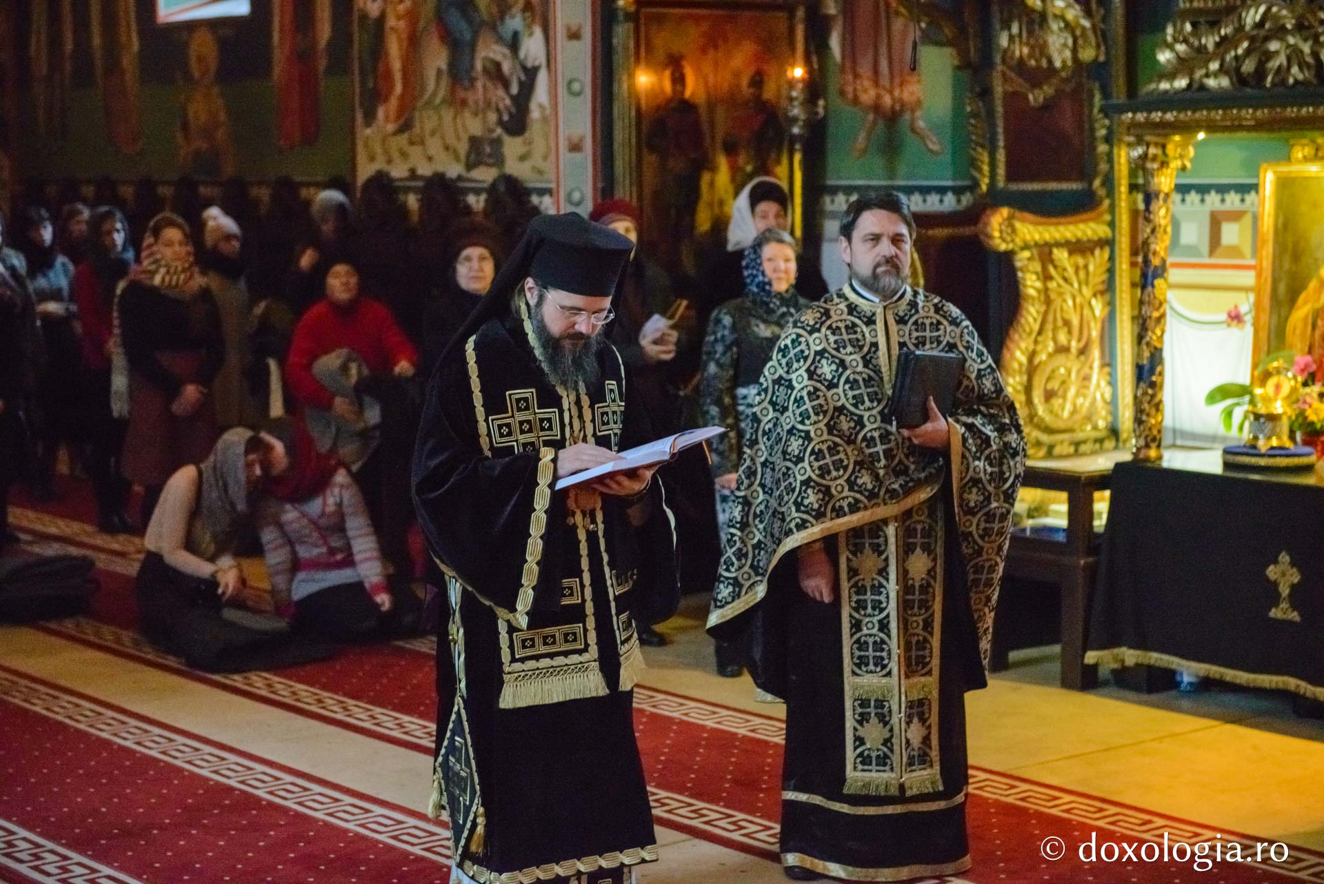 foto: Flavius Popa Sfânta Liturghie arhierească la Biserica „Sfântul Sava” din Iași