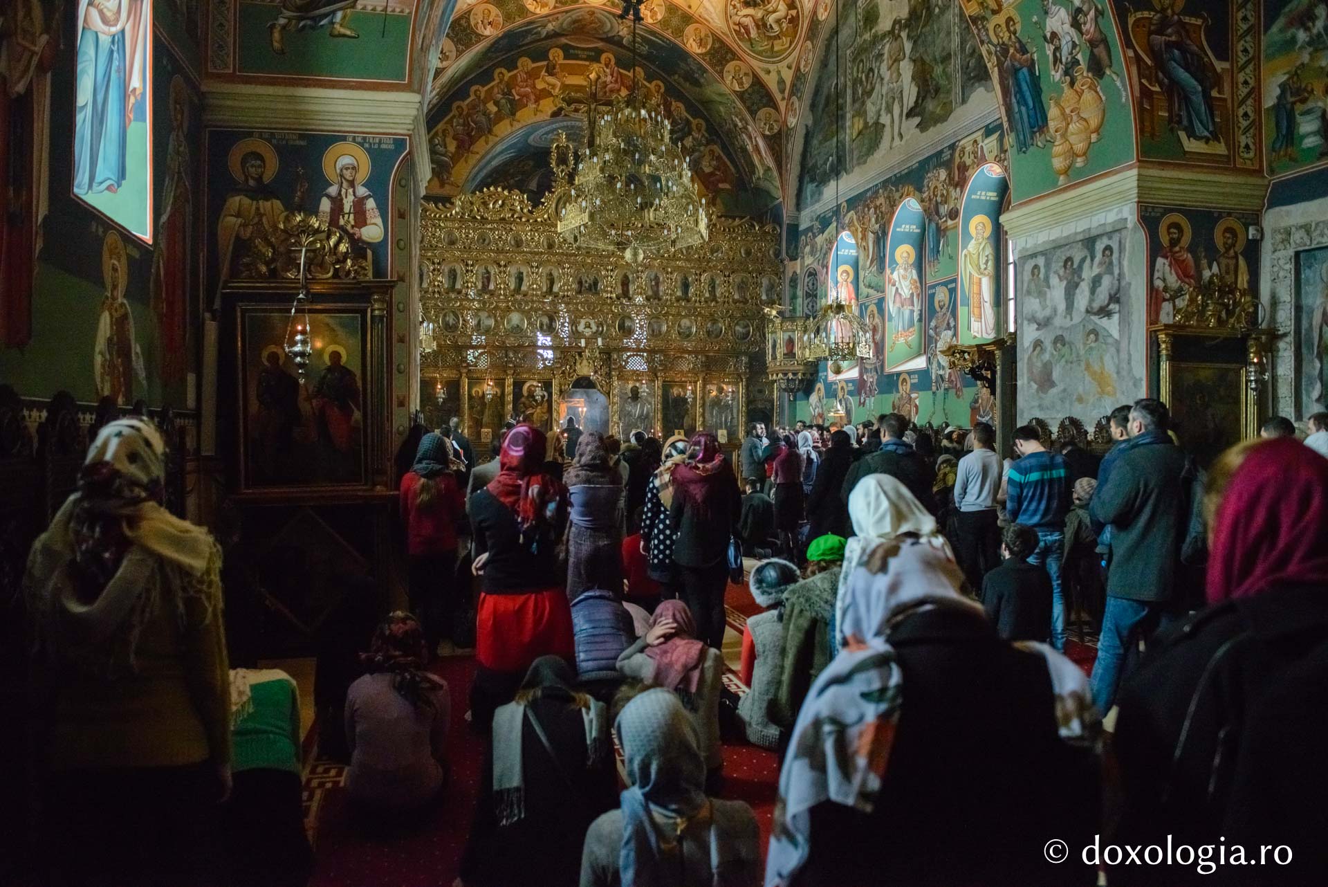 foto: Flavius Popa Sfânta Liturghie arhierească la Biserica „Sfântul Sava” din Iași