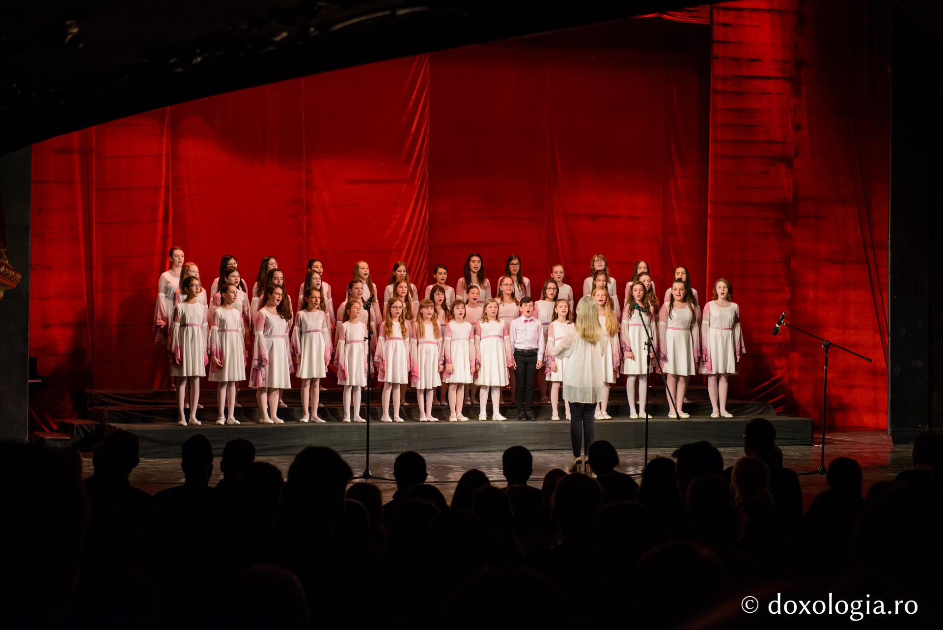 Slujbe de pomenire și evenimente culturale în Arhiepiscopia Iașilor, cu prilejul împlinirii a 100 de ani de la Unirea Basarabiei cu România