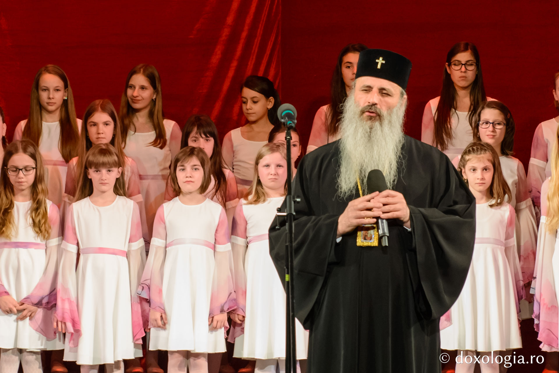 Slujbe de pomenire și evenimente culturale în Arhiepiscopia Iașilor, cu prilejul împlinirii a 100 de ani de la Unirea Basarabiei cu România