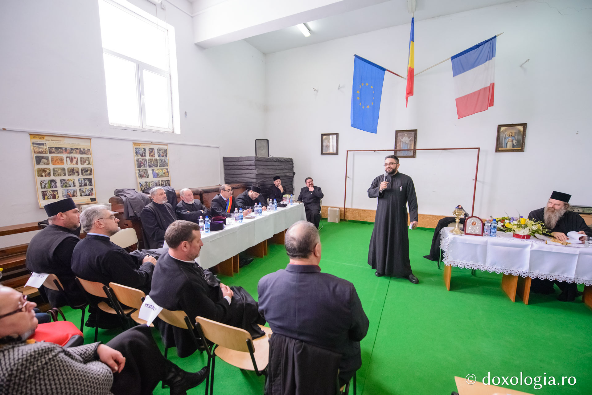 Conferinţă duhovnicească la Şcoala Prisăcani