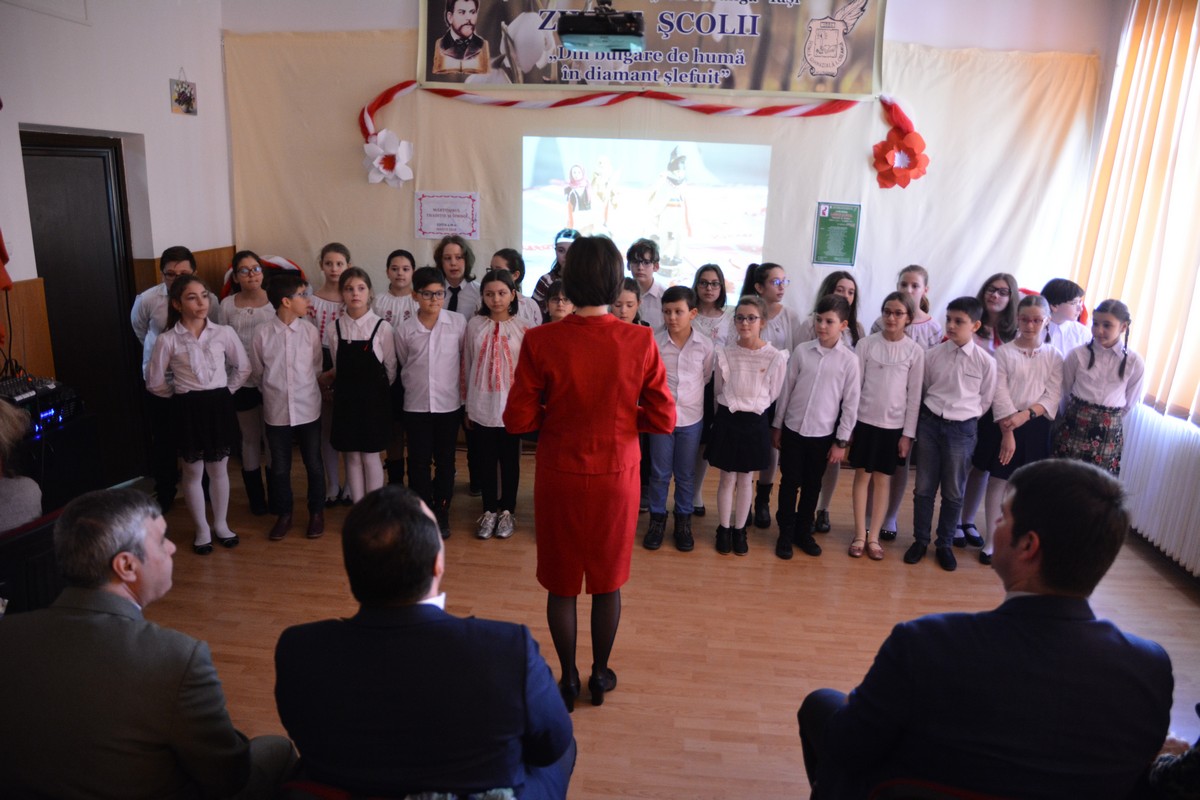 Şcoala „Ion Creangă“ din Iaşi, de 54 de ani în slujba educaţiei