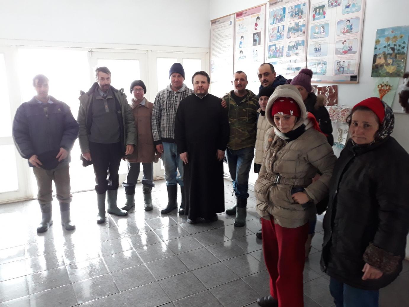 Programul „Caravana dăruirii“, în Episcopia Huşilor