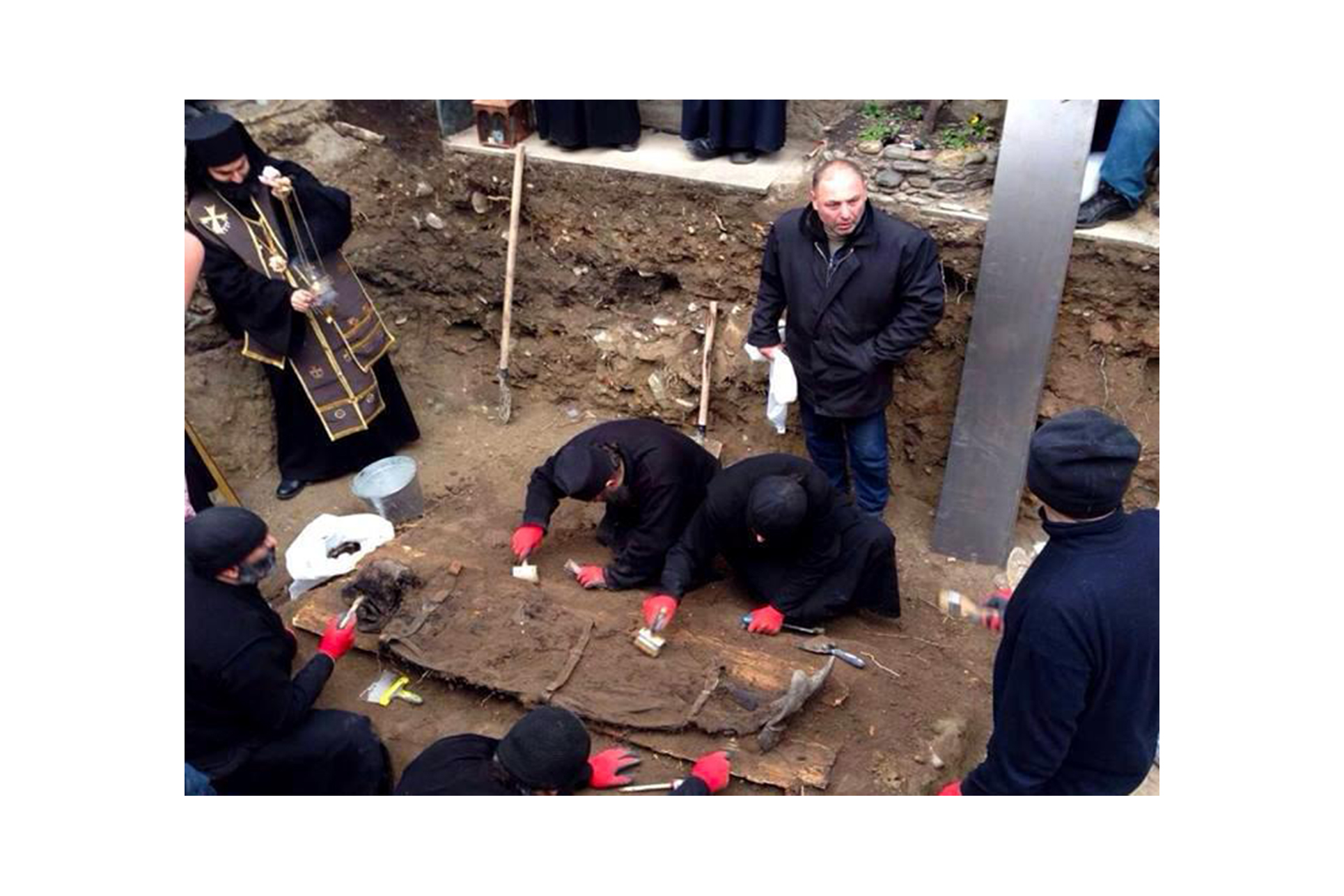 Au fost descoperite moaștele Sfântului Gavriil Mărturisitorul, cel Nebun pentru Hristos