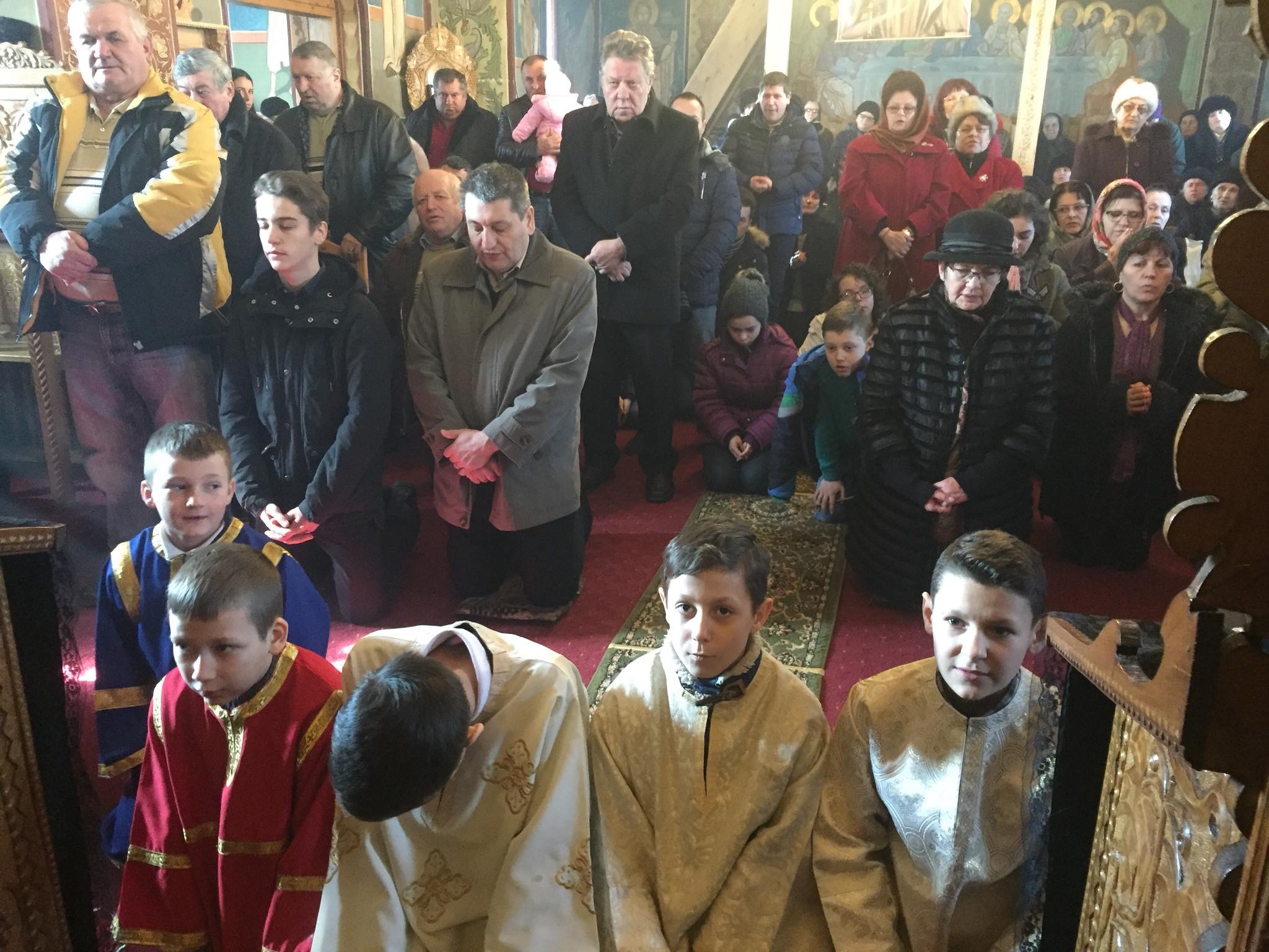 Târg caritabil de mărţişoare la Târgu Ocna Târg caritabil de mărţişoare la Târgu Ocna