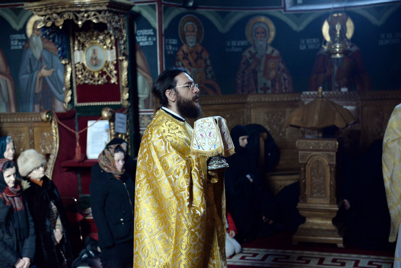 Liturghie arhierească la vechea Catedrală Mitropolitană din Iaşi