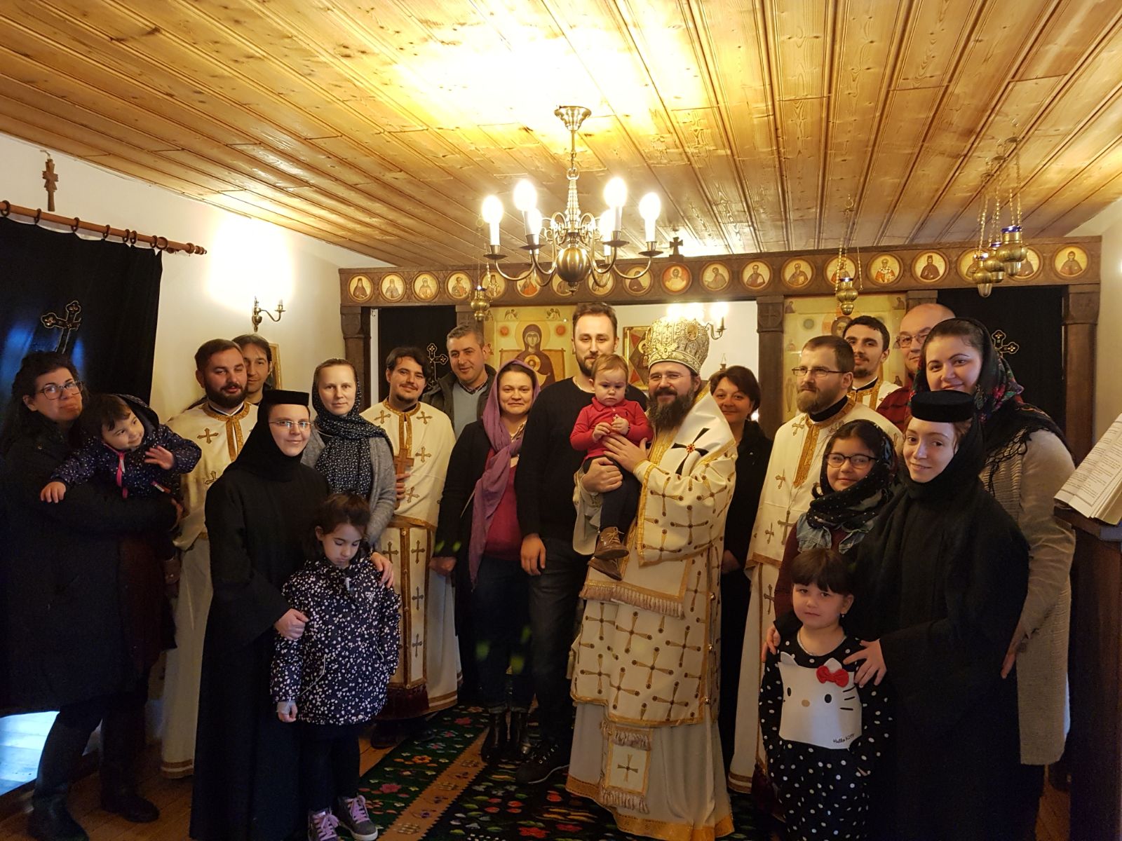 Preasfințitul Macarie: „Îndemnul Mântuitorului de a ne lua crucea și a urma Lui este o revelație, o așezare pe calea mântuirii” Preasfințitul Macarie: „Îndemnul Mântuitorului de a ne lua crucea și a urma Lui este o revelație, o așezare pe calea mântuirii”