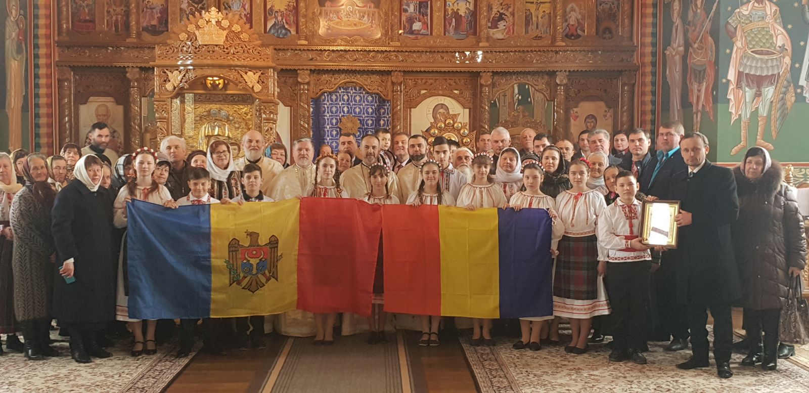 Centenarul Unirii, serbat în oraşul Donduşeni din Basarabia Centenarul Unirii, serbat în oraşul Donduşeni din Basarabia