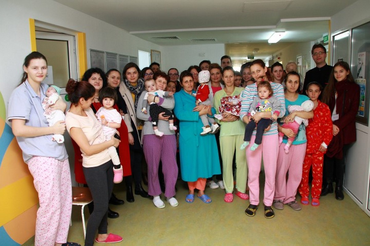 Flori în dar, cu prilejul zilei de 8 martie