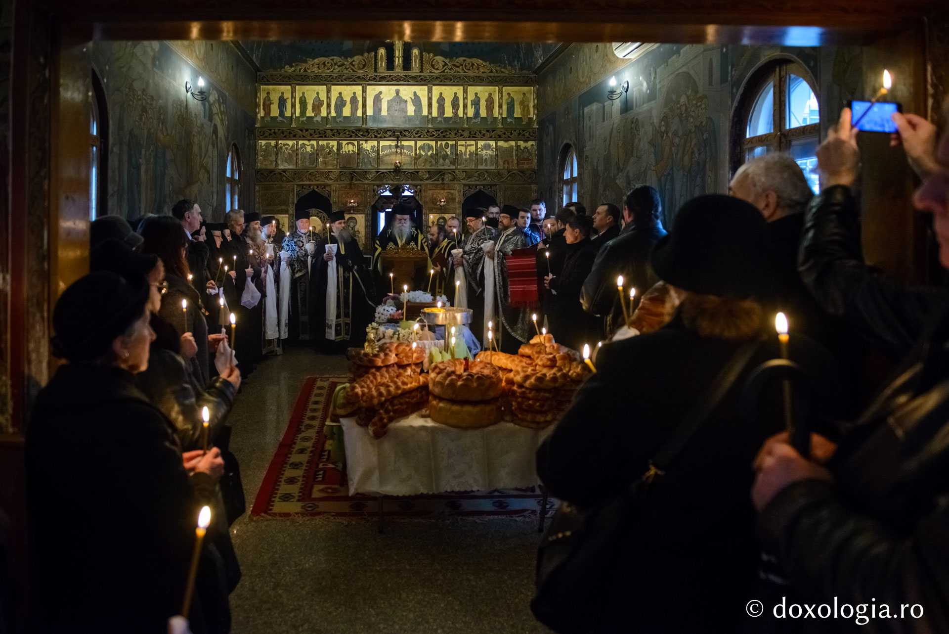 Slujba înmormântării ing. Vasile Dascălu oficiată de către PS Calinic Botoșăneanul