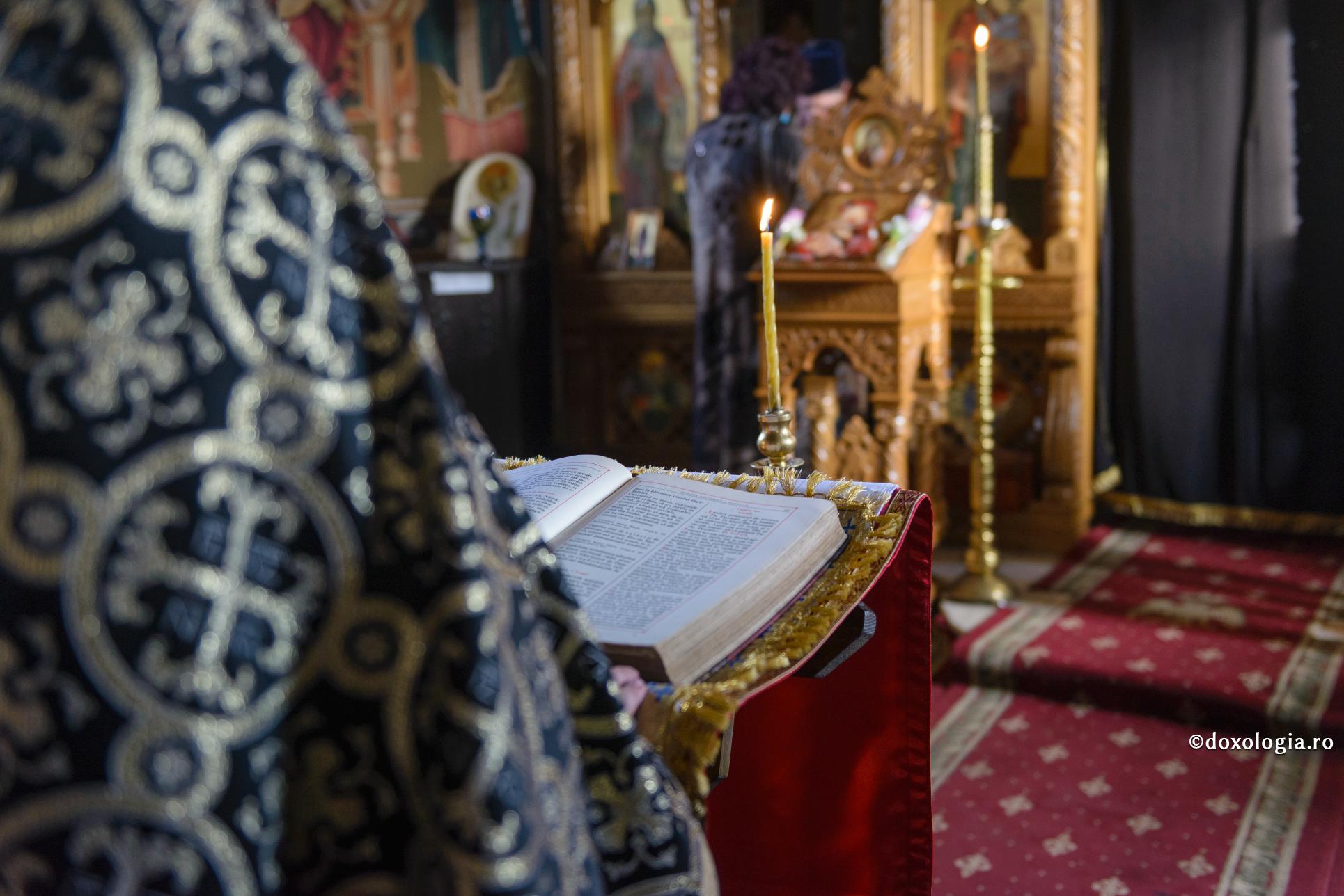 Când se săvârșește Pavecernița?