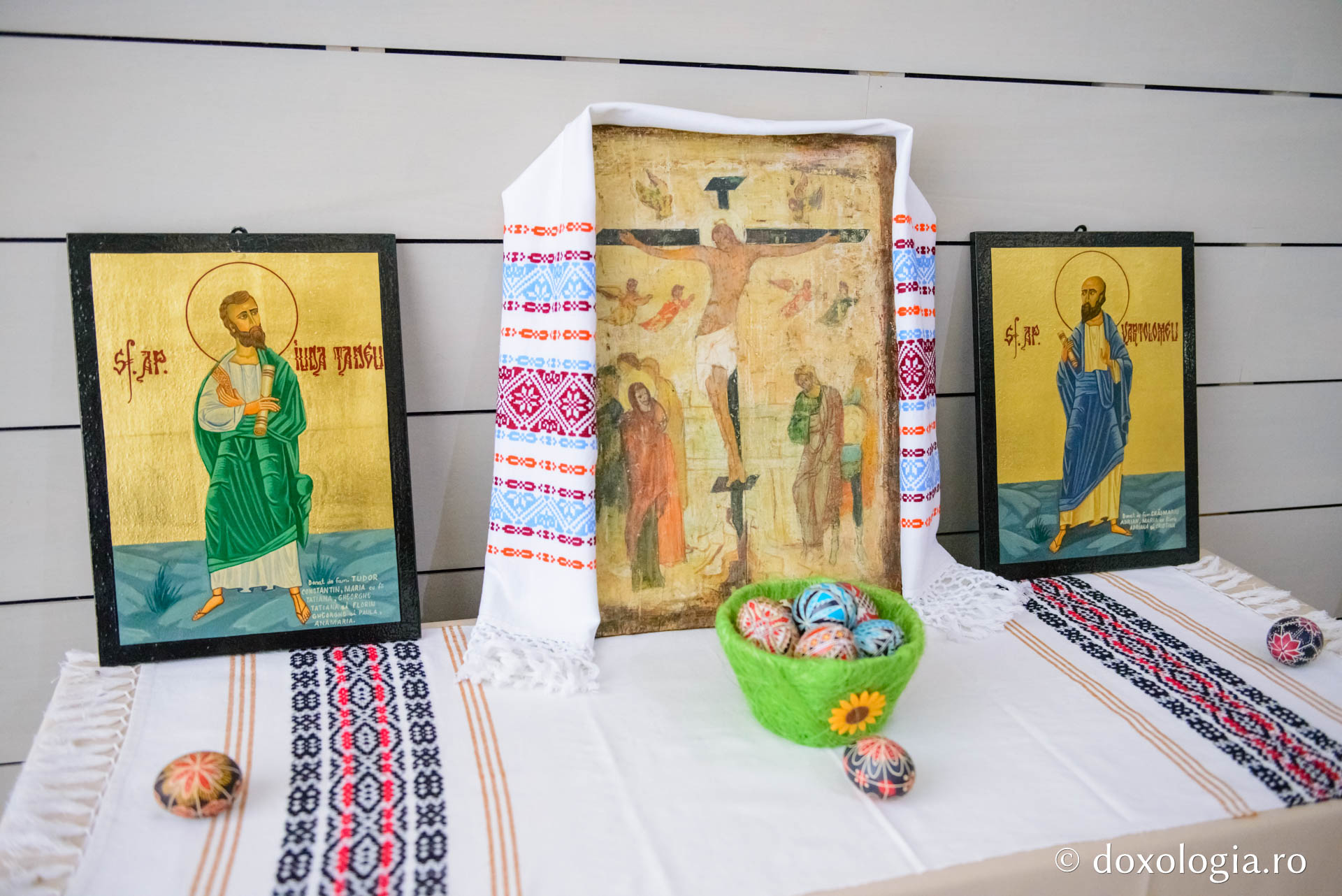 foto: Flavius Popa Expoziție de icoane pictate și ouă încondeiate la Colegiul „Sfântul Nicolae”