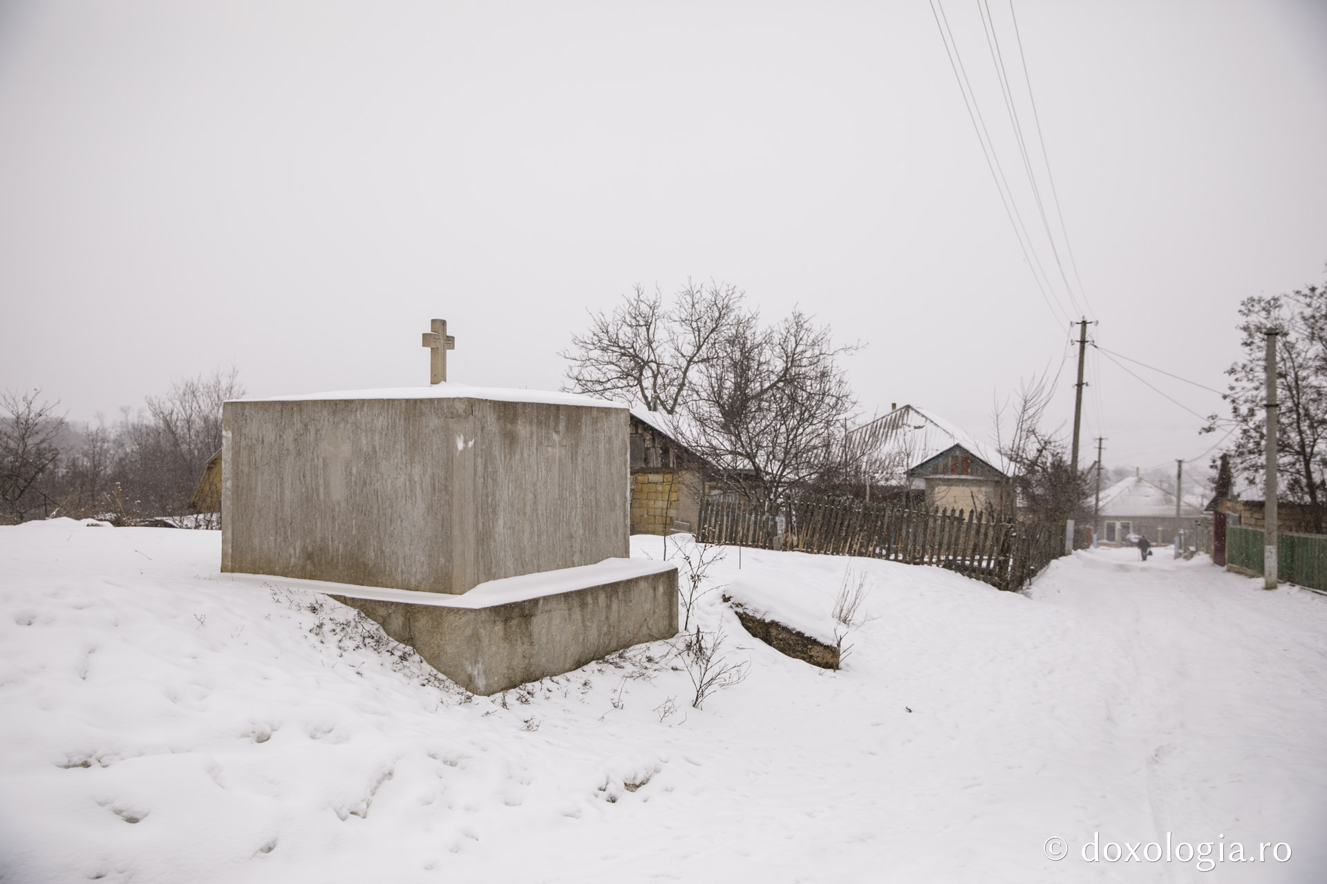 Biserica „Pogorârea Duhului Sfânt” din Răzălăi, Republica Moldova