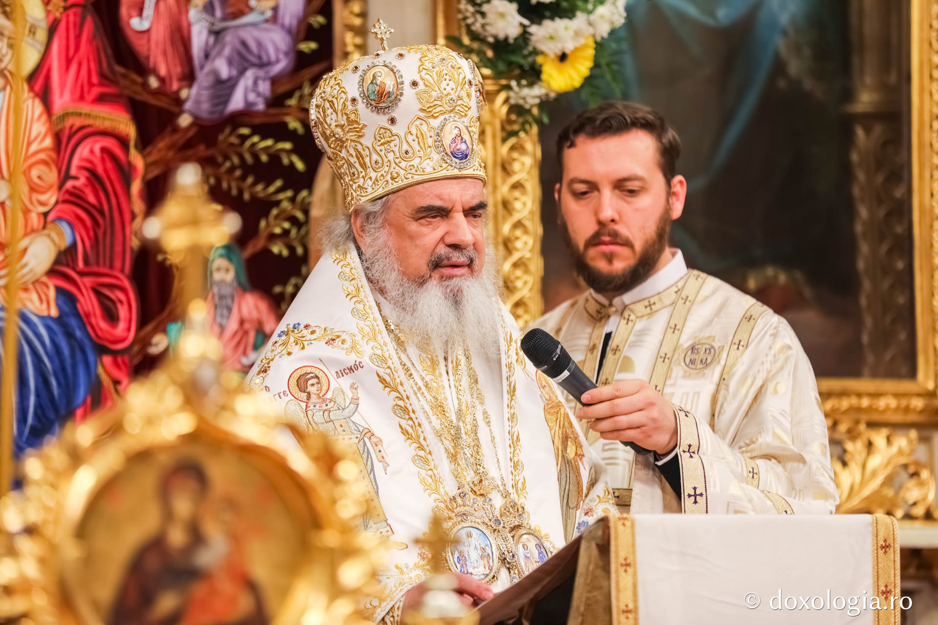 Unitatea de credinţă şi de neam se întărește prin lumina şi rugăciunile sfinţilor