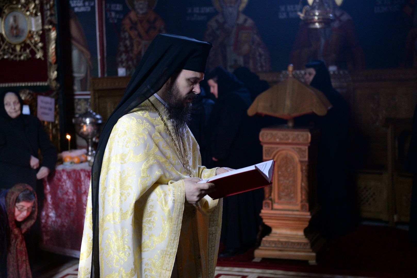 Liturghie arhierească la vechea Catedrală Mitropolitană din Iaşi