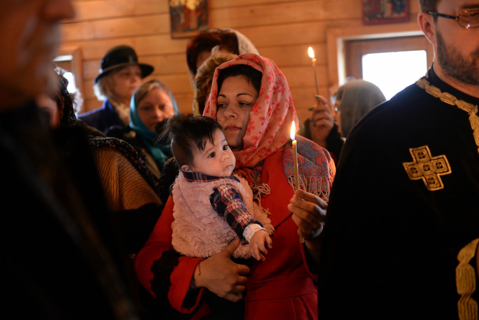 Sfânta Liturghie arhierească şi sfinţire de drapel la unitatea militară din Tătăraşi