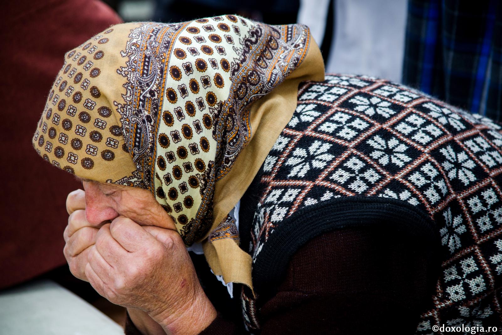 (Video) Un mod firesc de a te raporta la moarte - Exemplul bunicii Ilaria - Arhim Hrisostom Rădășanu