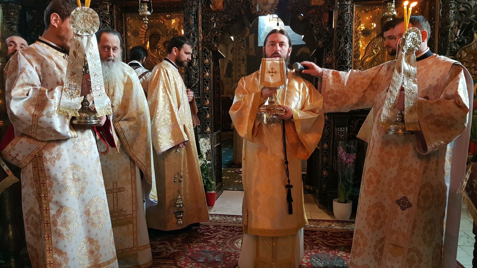 IPS Pimen: „Dacă avem credinţa şi faptele cele bune, avem dragoste faţă de aproapele nostru“