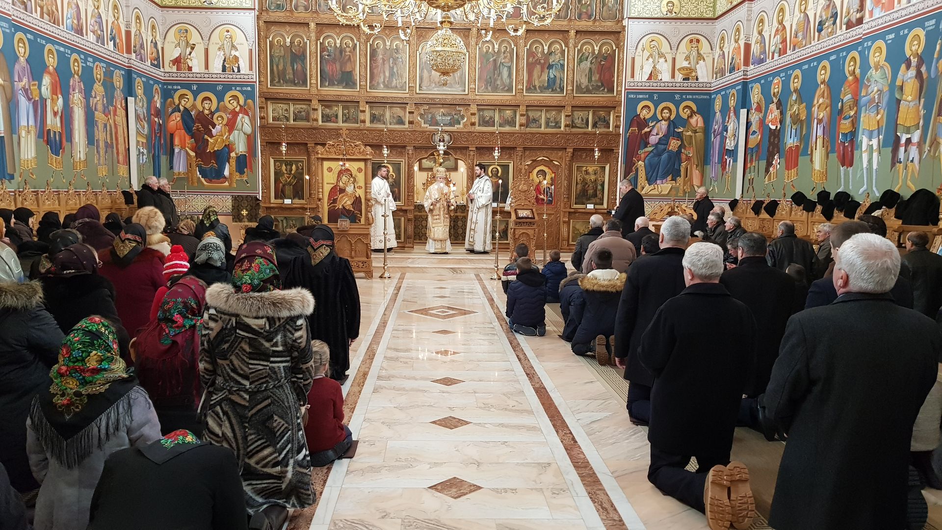 Sfânta Liturghie arhierească în parohia Marginea I