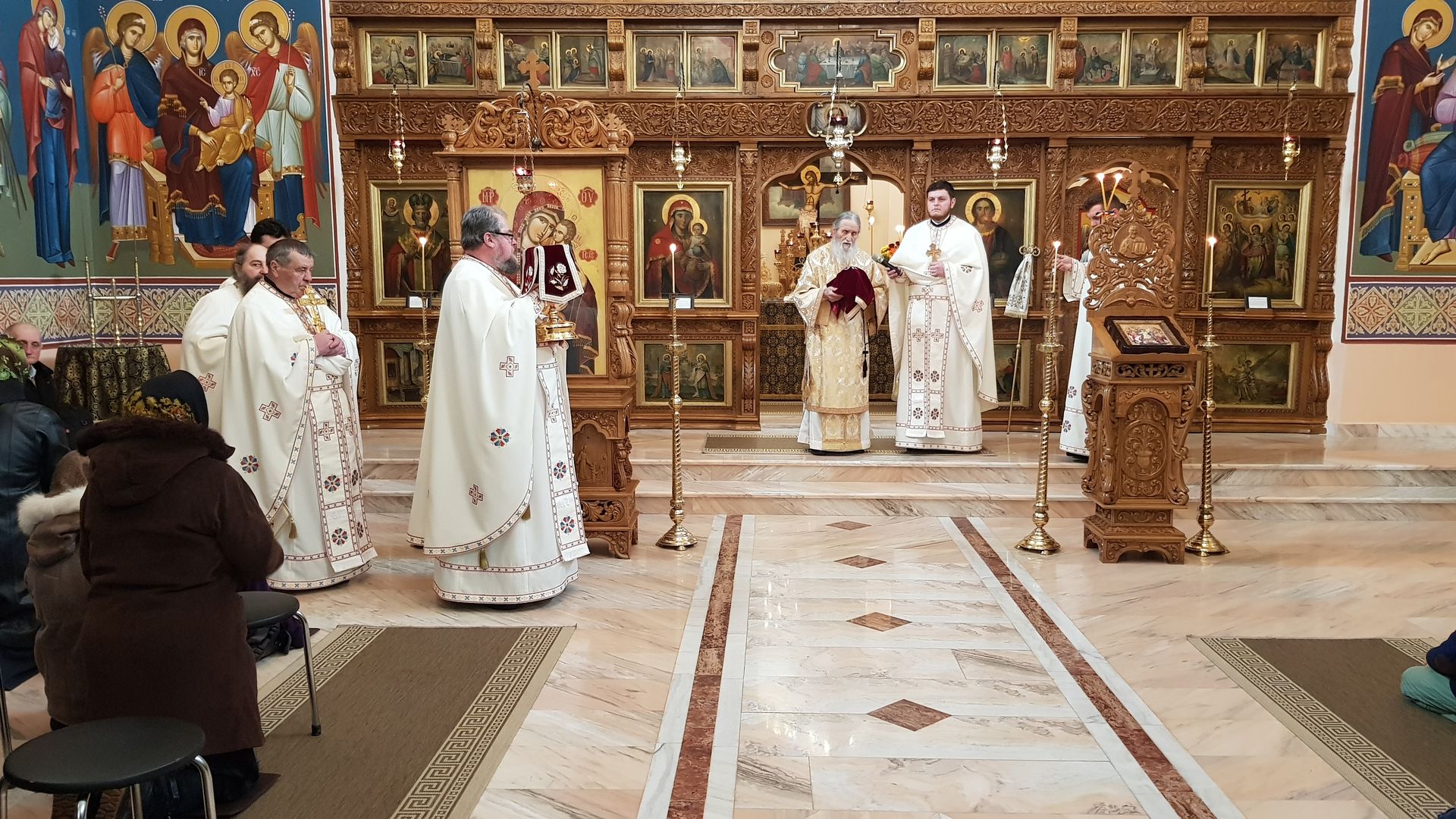 Sfânta Liturghie arhierească în parohia Marginea I