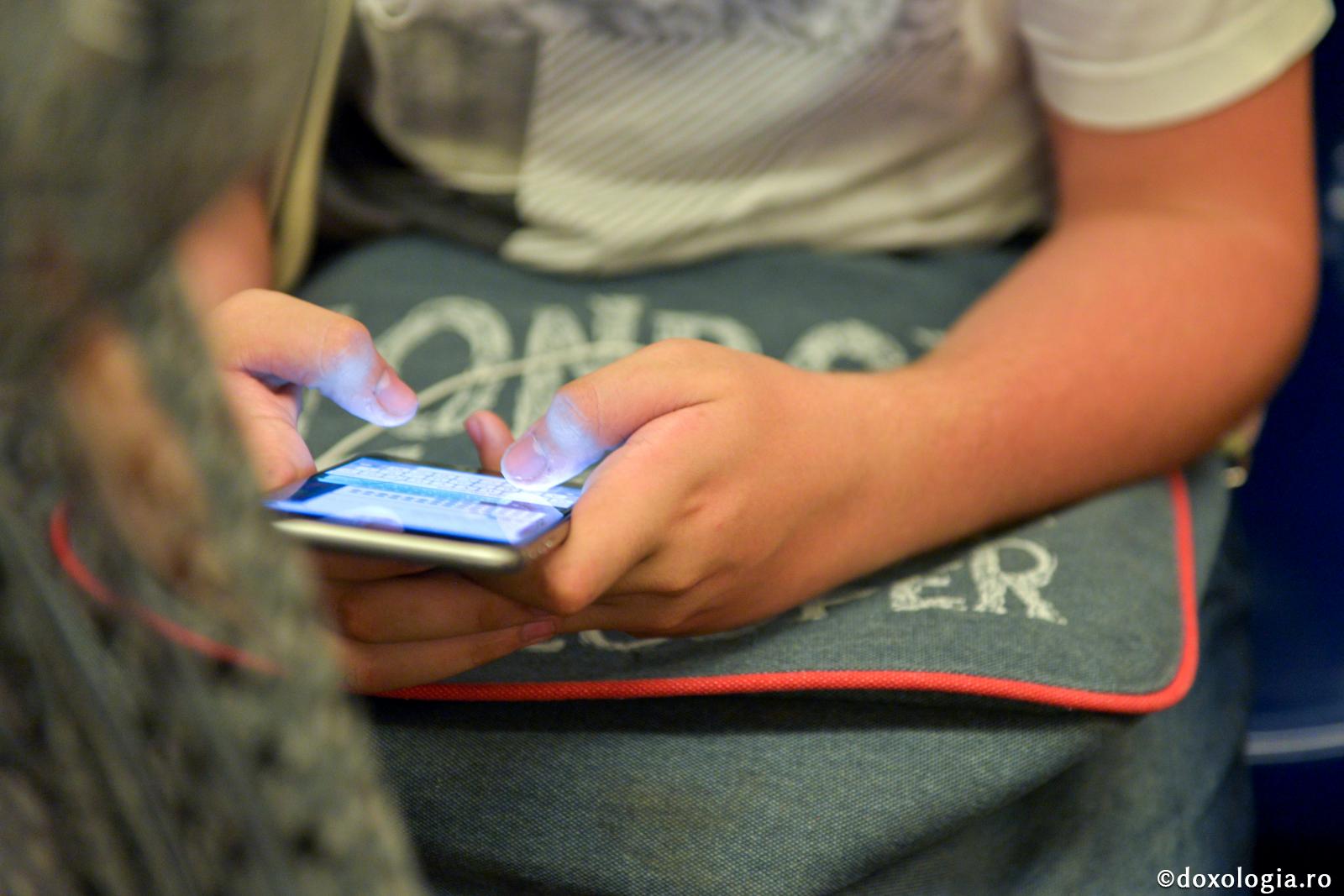 (VIDEO) „Internetul este o oportunitate pentru noi. De ce nu avem îndrăzneala de a mărturisi?” - Marius Iordăchioaia