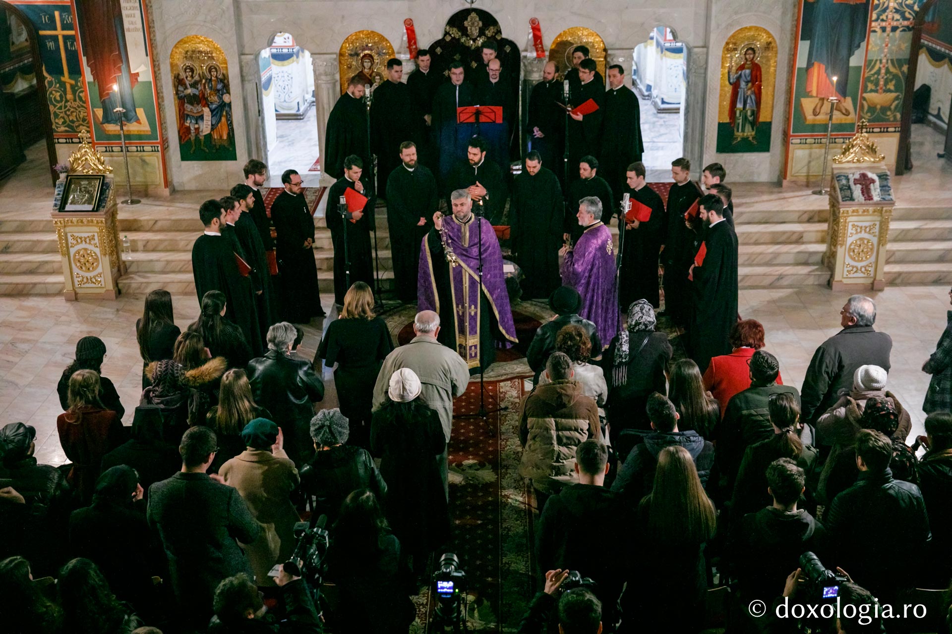 foto: pr. Silviu Cluci Concert „Byzantion“ – Postul Mare în vremea Sfântului Paisie de la Neamț