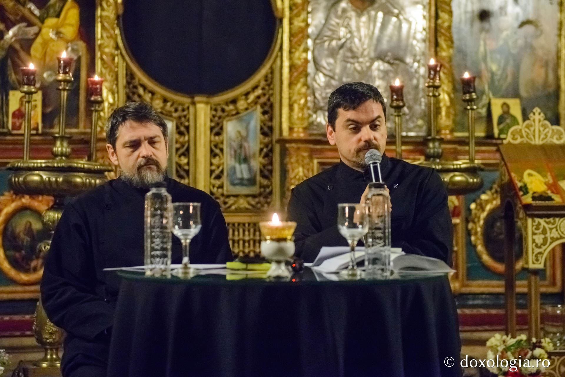 foto: Adrian Sîrbu Seară de conferinţe duhovniceşti pentru ieşeni