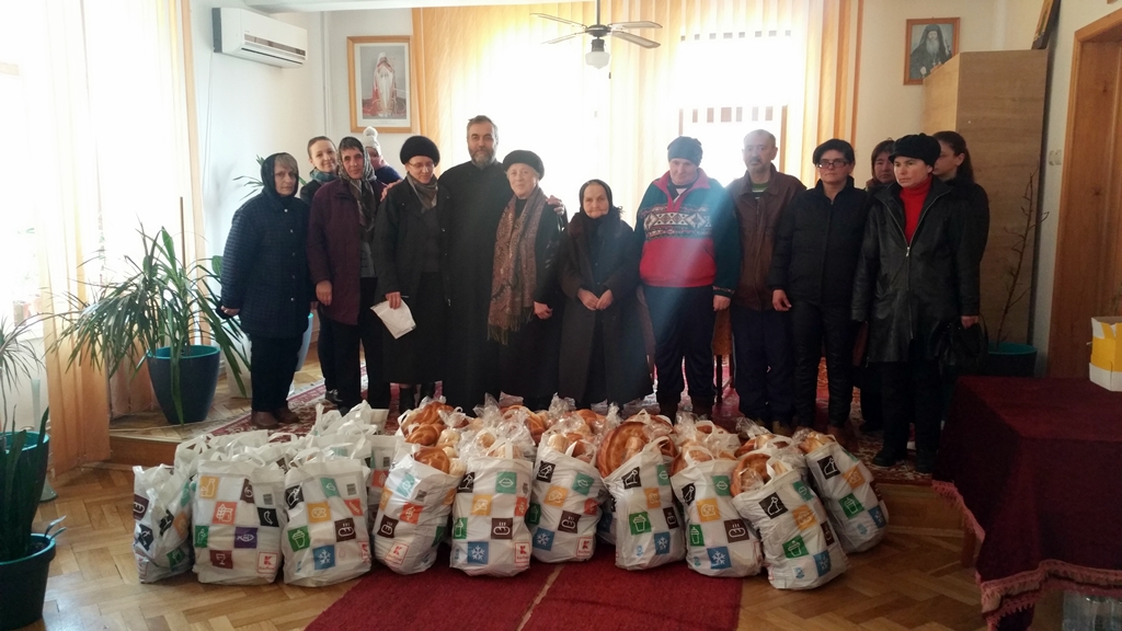 Sprijin oferit de Protoieria Fălticeni şi SNOFR în preajma sărbătorilor pascale Sprijin oferit de Protoieria Fălticeni şi SNOFR în preajma sărbătorilor pascale