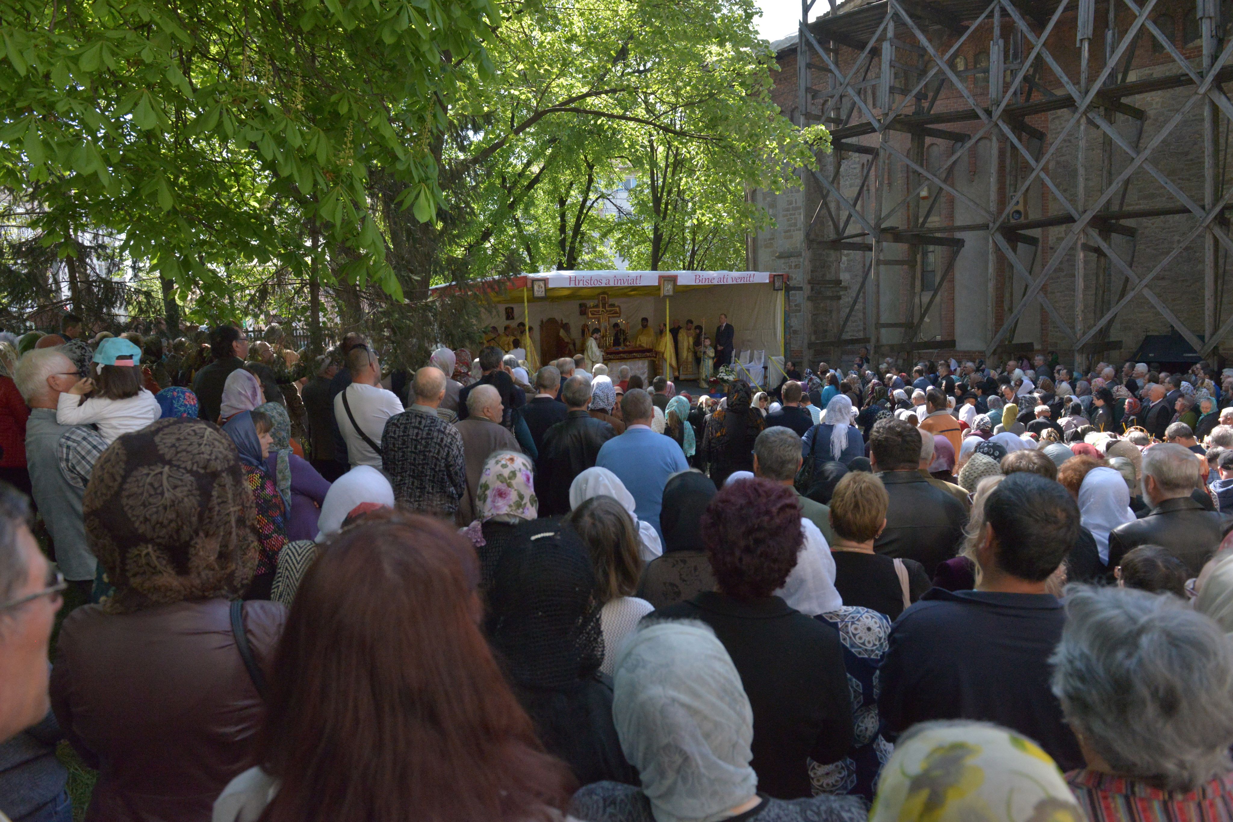 (Video) Liturghie arhierească la Biserica „Sfântul Mare Mucenic Gheorghe” din Botoșani