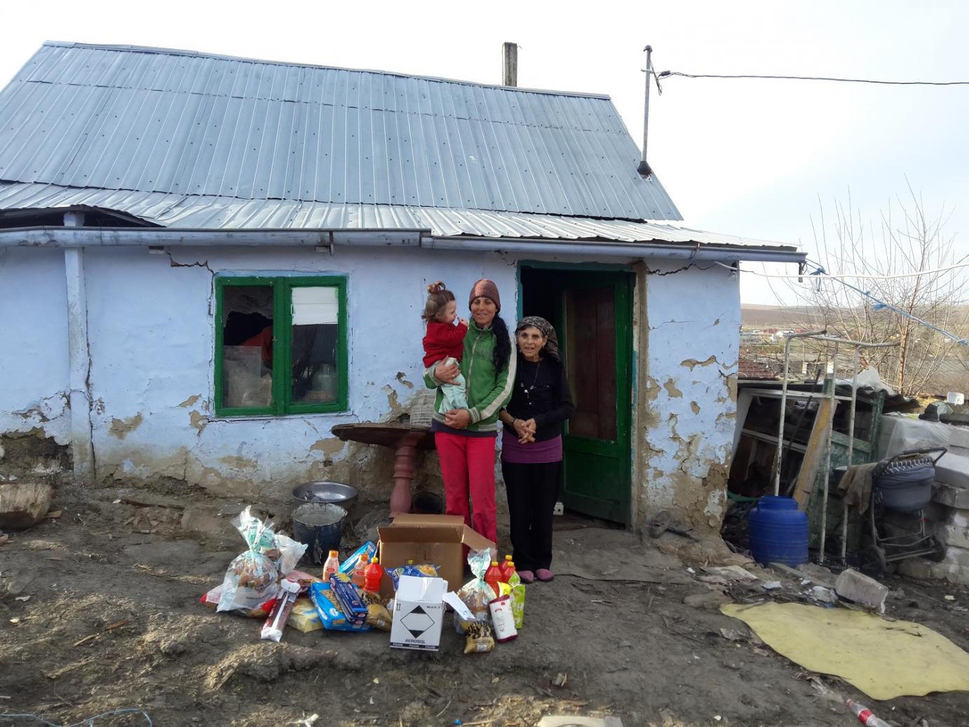 „Caravana dăruirii“ în Episcopia Huşilor