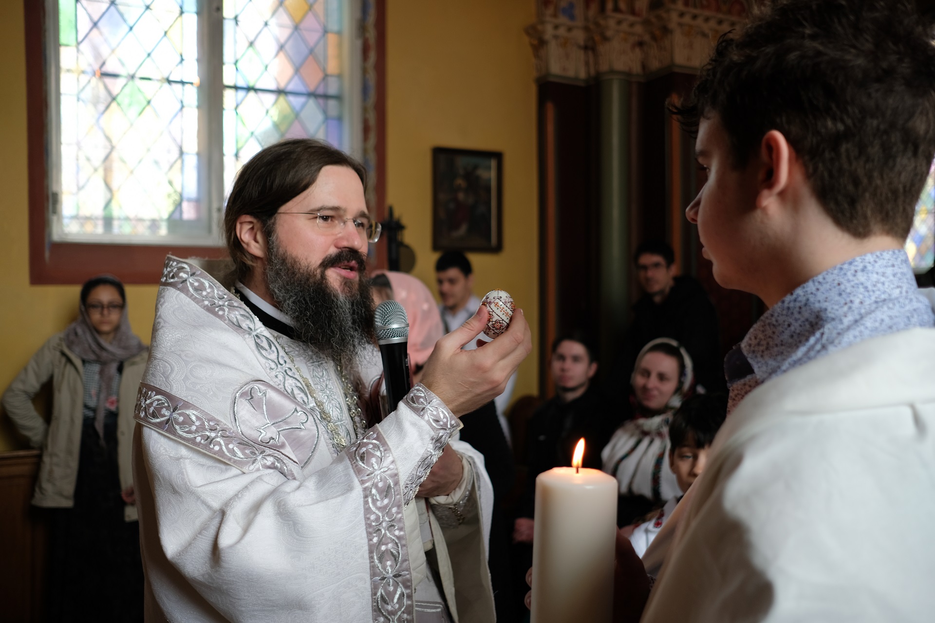 „Să ne iubim unii pe alții, așa cum ne-au iubit părinții și strămoșii noștri, care ne-au lăsat o moștenire de cinste, plătită cu sânge” „Să ne iubim unii pe alții, așa cum ne-au iubit părinții și strămoșii noștri, care ne-au lăsat o moștenire de cinste, plătită cu sânge”