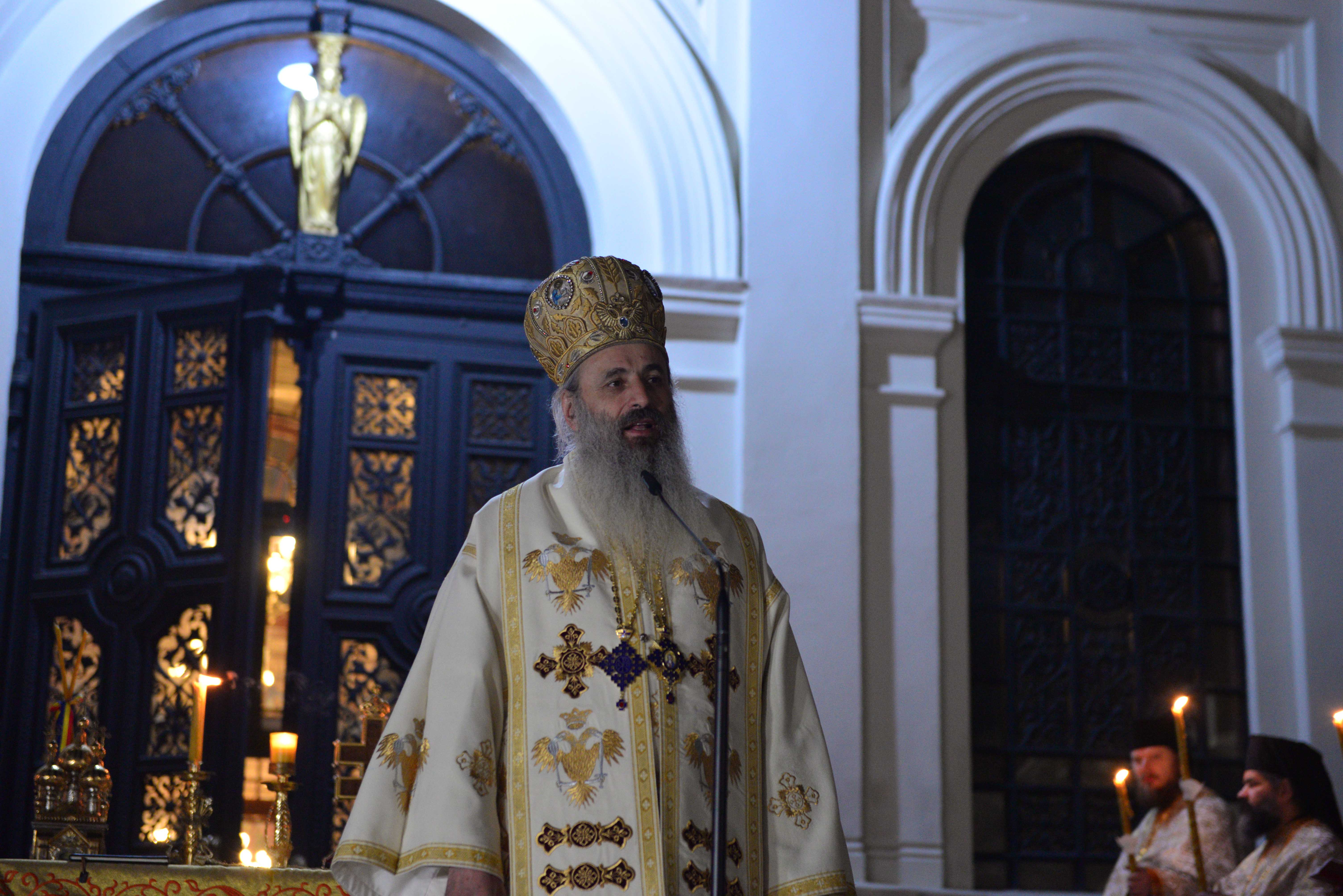 (Video) IPS Teofan: „În noaptea de Paști, omul este chemat sa nu se teama de moarte”