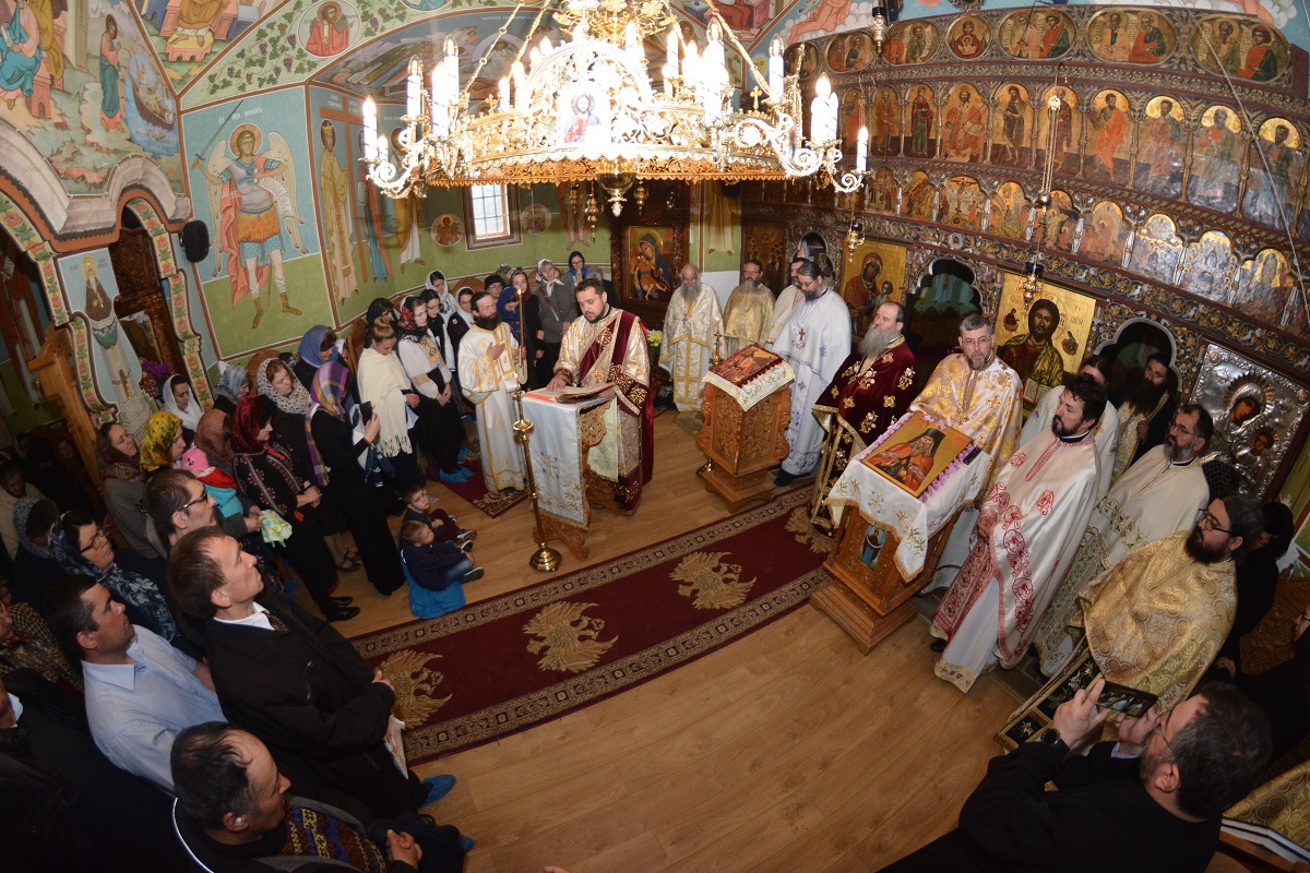Sfântul Ierarh Pahomie, prăznuit în ctitoria sa de la Pocrov