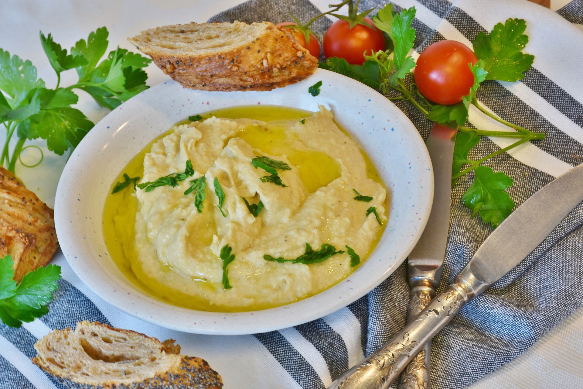 Hummus marsilian