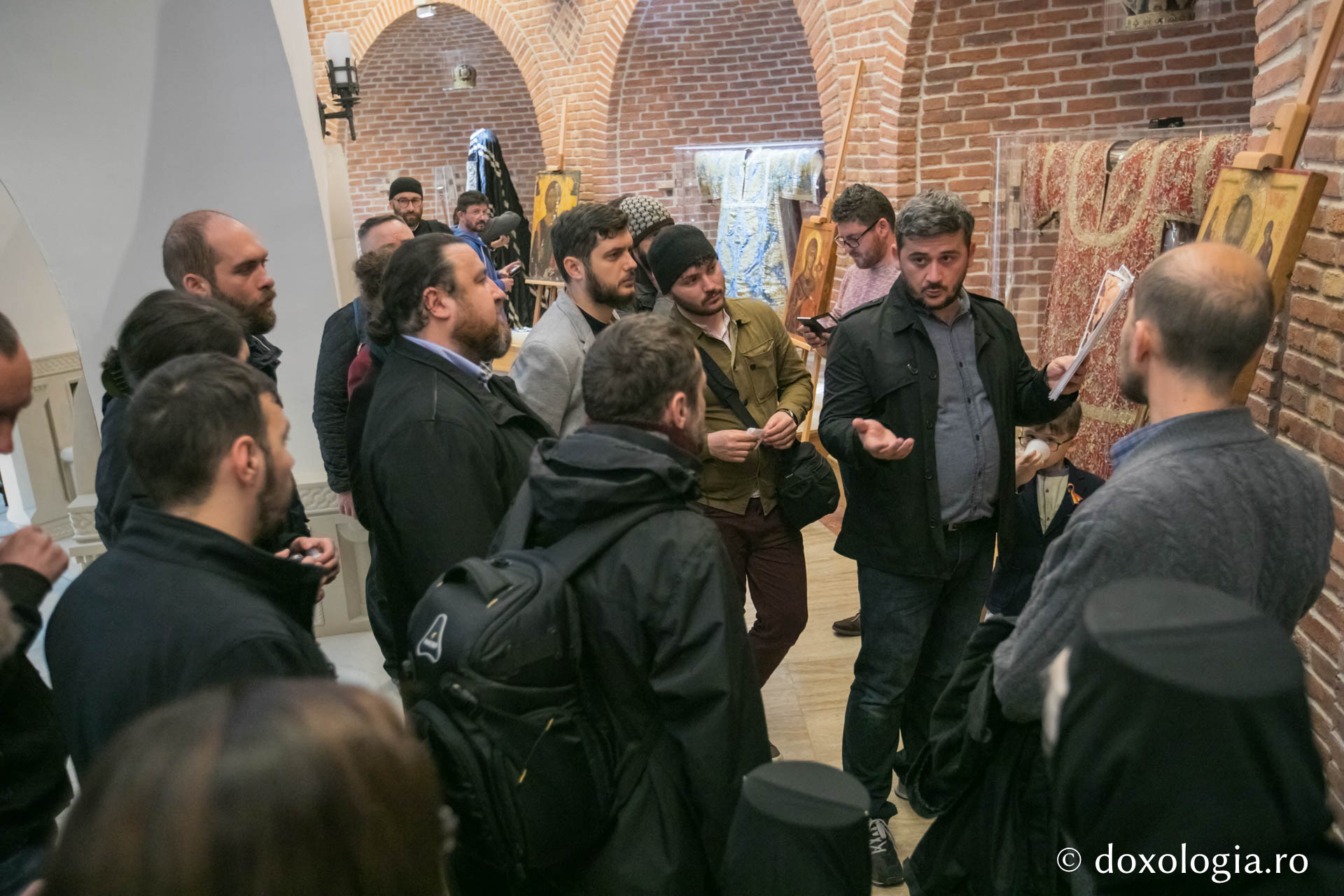 „Iconari vechi și noi” – Masă rotundă la Muzeul Mitropolitan