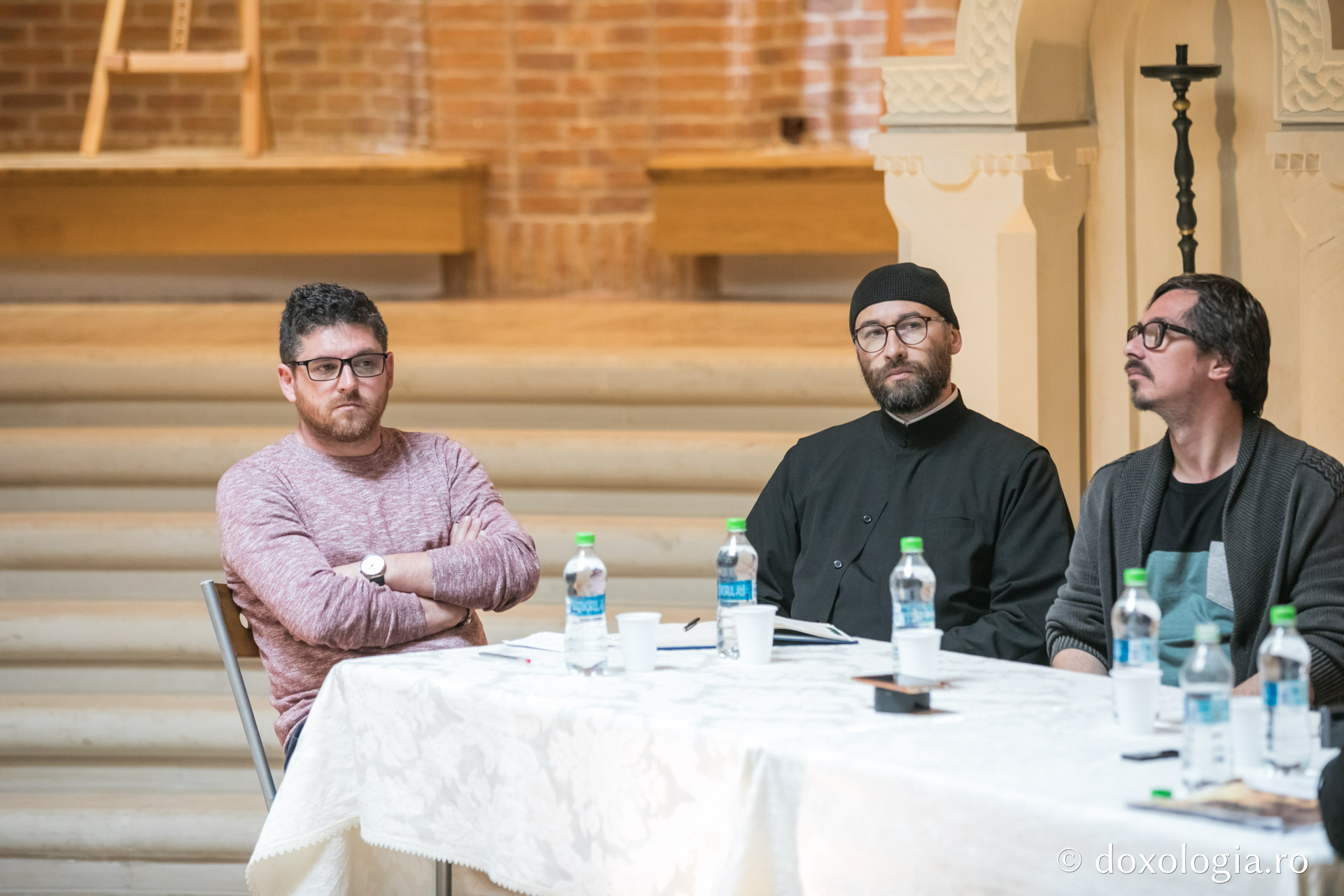 „Iconari vechi și noi” – Masă rotundă la Muzeul Mitropolitan