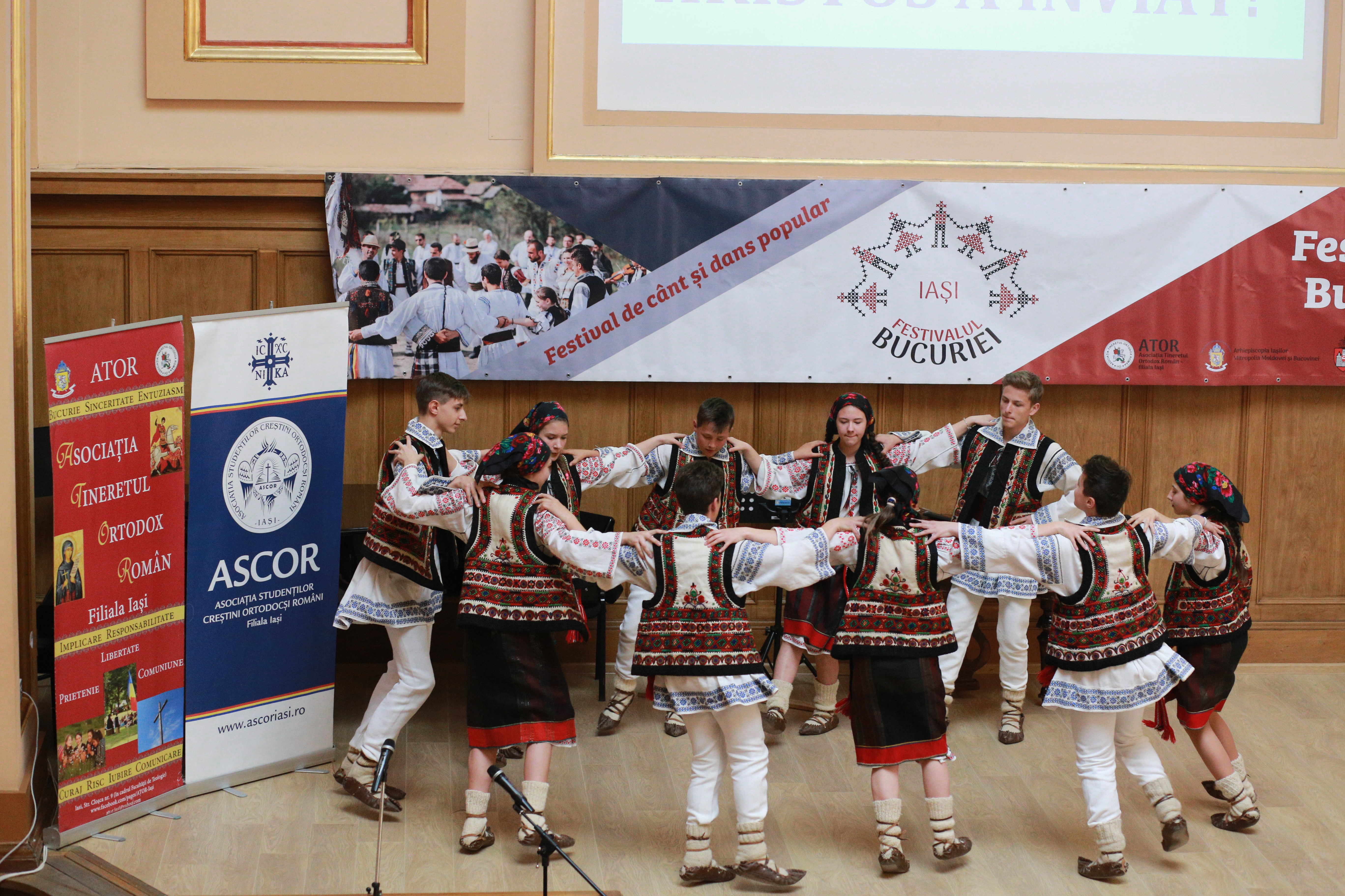 Tinerii s-au întâlnit în Iaşi la „Festivalul bucuriei“