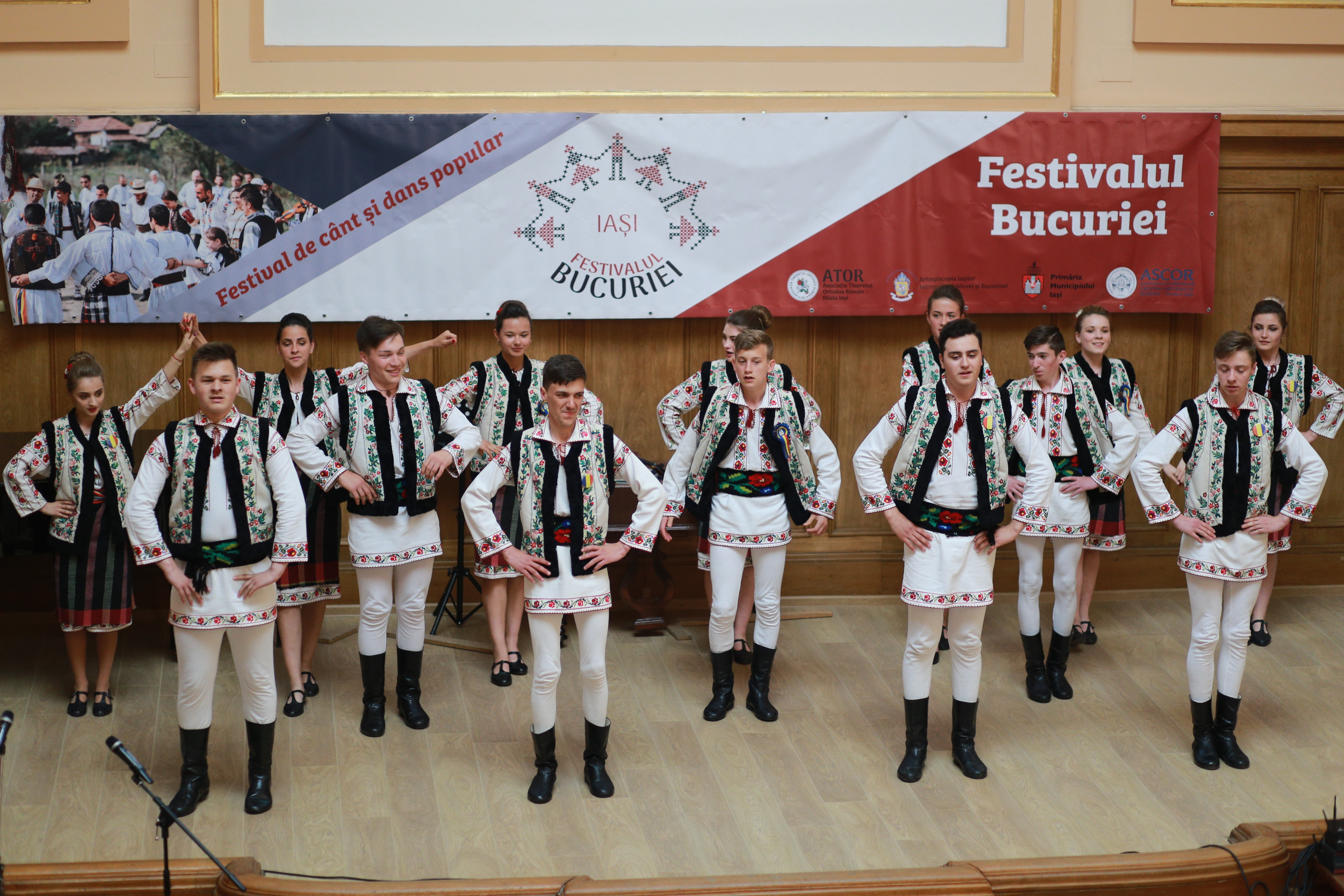 Tinerii s-au întâlnit în Iaşi la „Festivalul bucuriei“