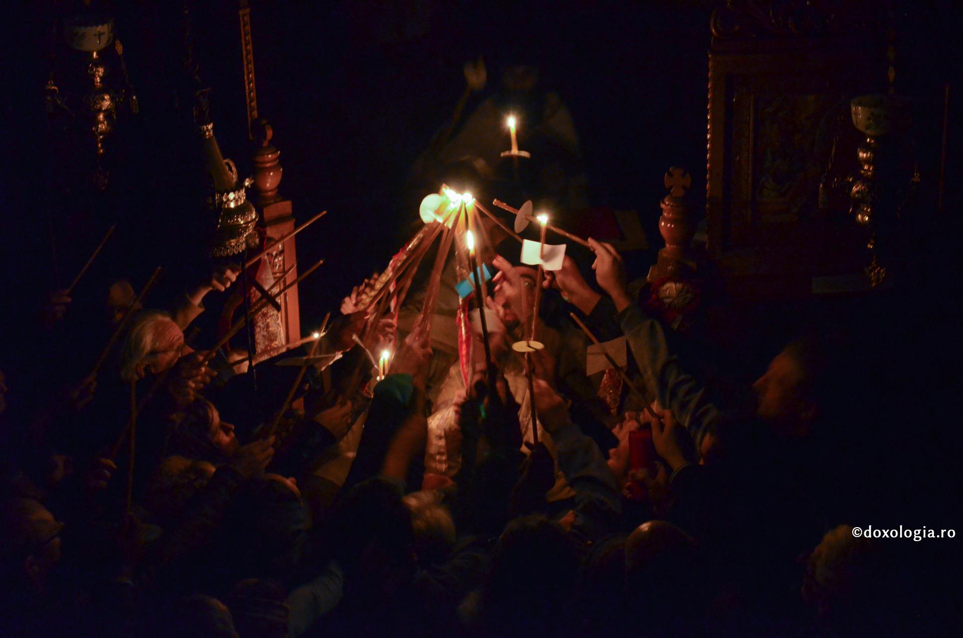 Sfânta Lumină de la Ierusalim va fi adusă în România de Sfintele Paști