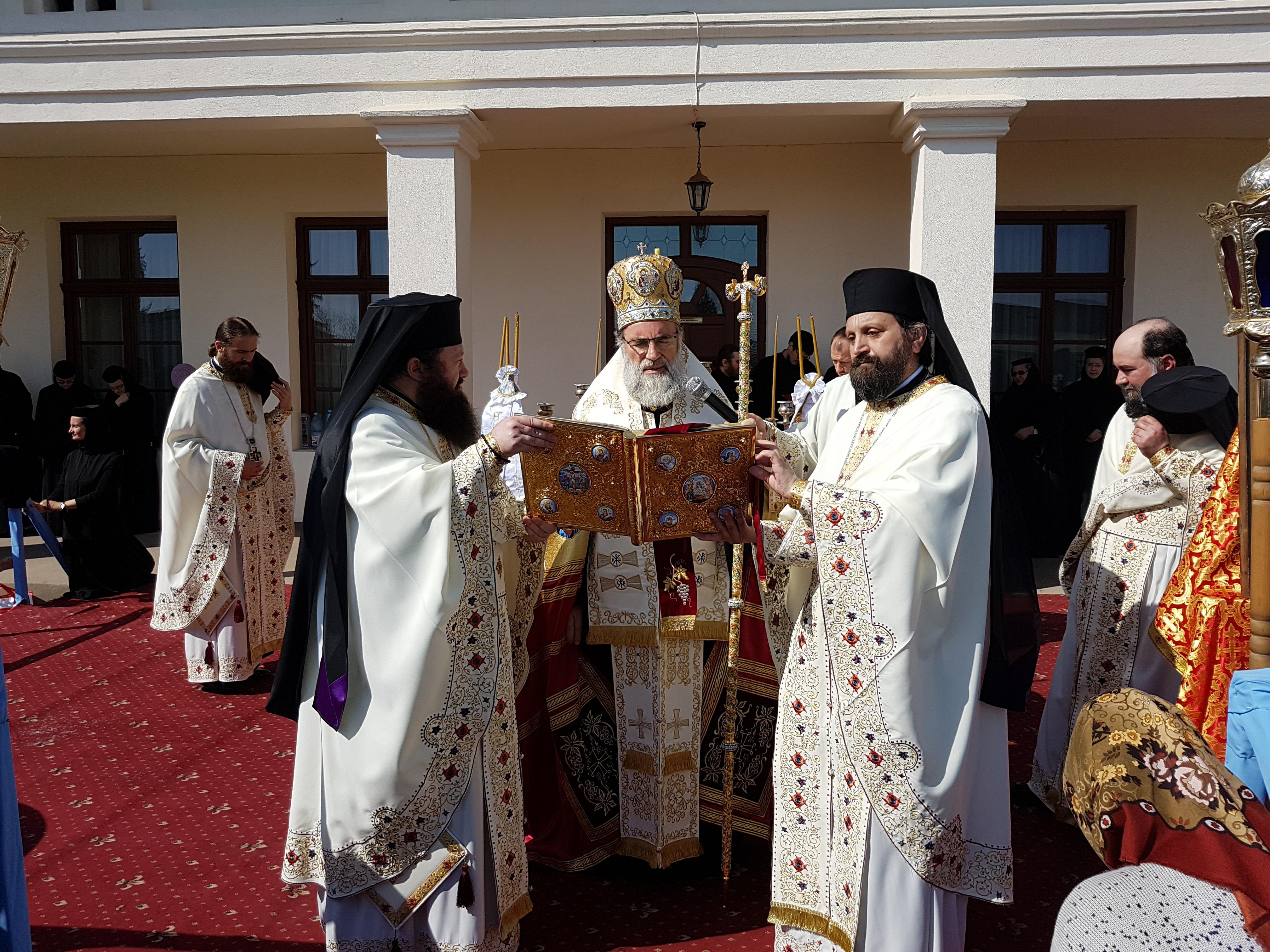 Praznicul Izvorului Tămăduirii, la Catedrala Arhiepiscopală din Roman