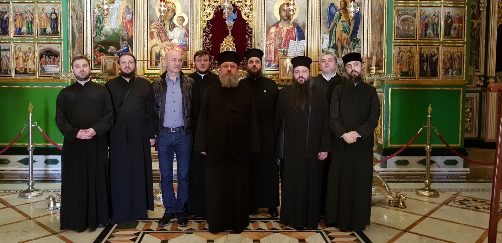 Delegaţia Patriarhiei care va aduce Lumina Sfântă în România a ajuns la Ierusalim