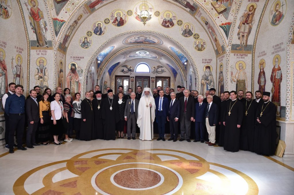 Academicianul Emilian Popescu a primit Ordinul „Sfântul Apostol Andrei Ocrotitorul României”