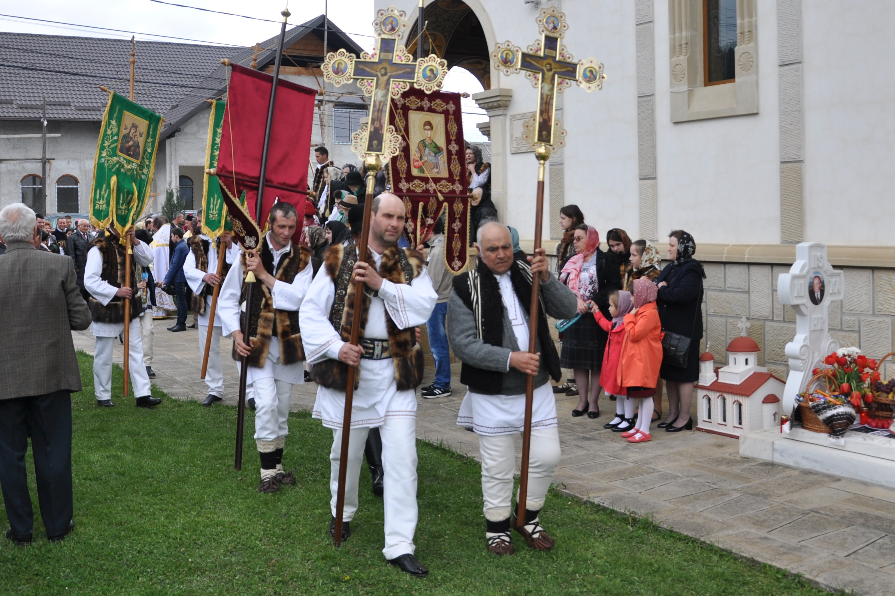 Procesiuni de Izvorul Tămăduirii în Moldova