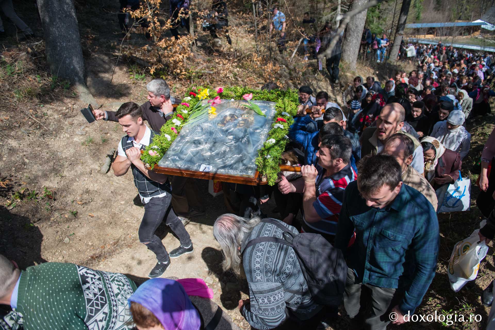 Sărbătoarea Izvorului Tămăduirii la Mănăstirea Horaița – Neamț