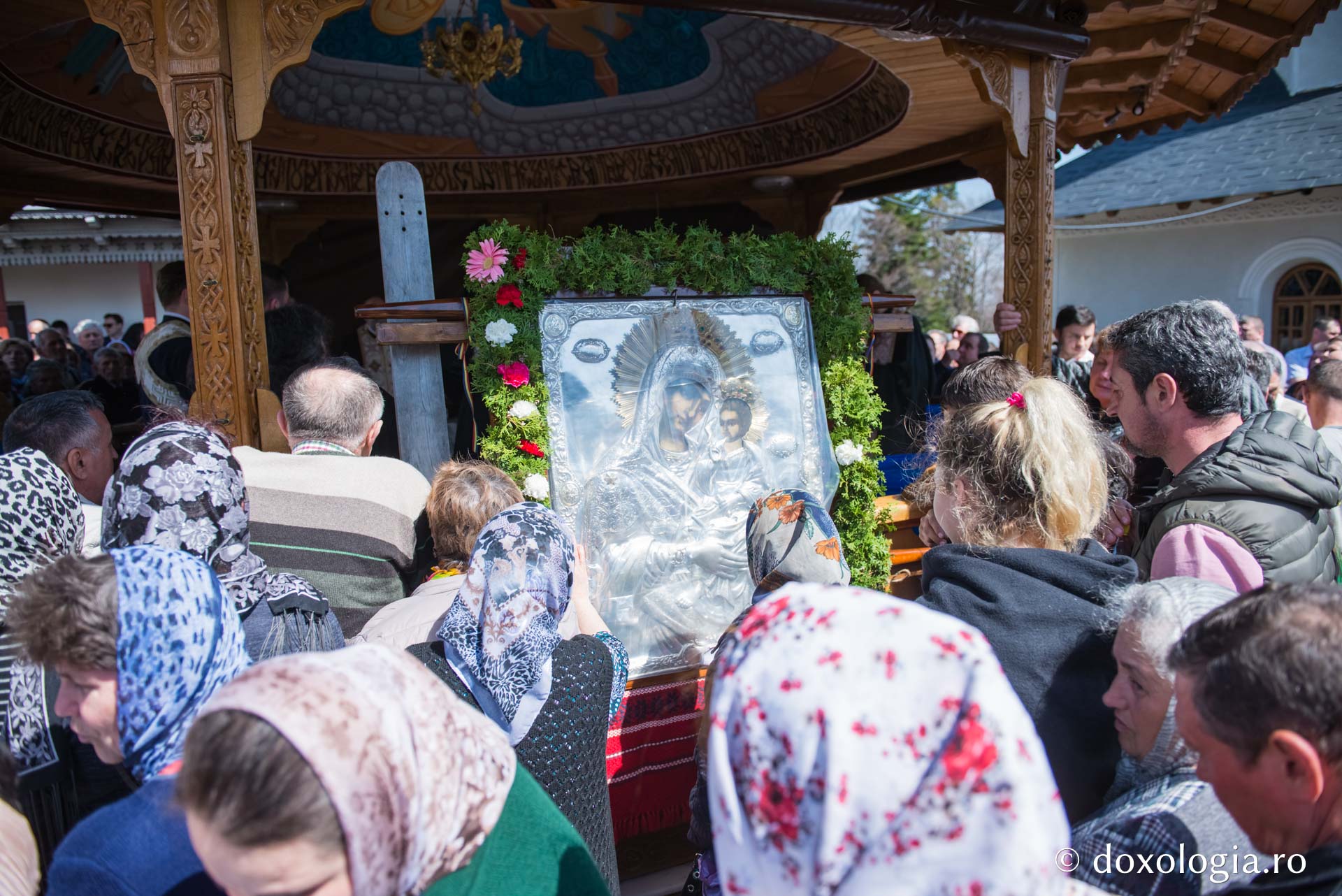 Sărbătoarea Izvorului Tămăduirii la Mănăstirea Horaița – Neamț