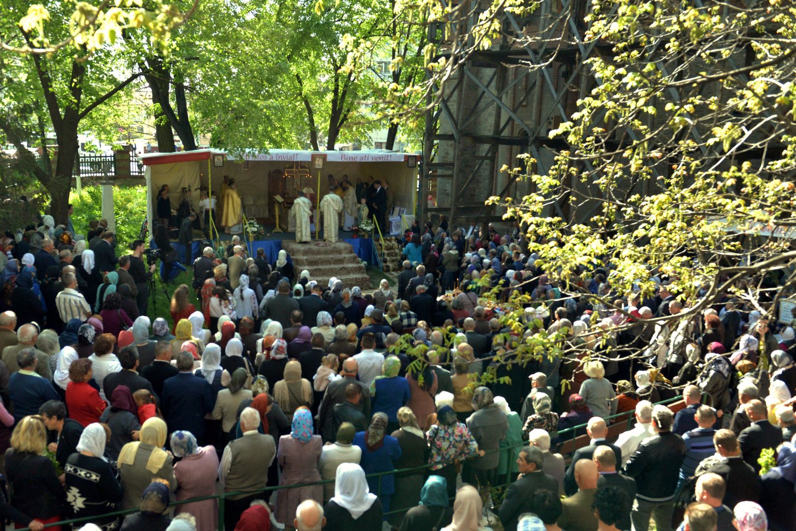 Mitropolitul Moldovei și Bucovinei dimpreună cu sute de botoșăneni la sărbătoarea Sfântului Mucenic Gheorghe