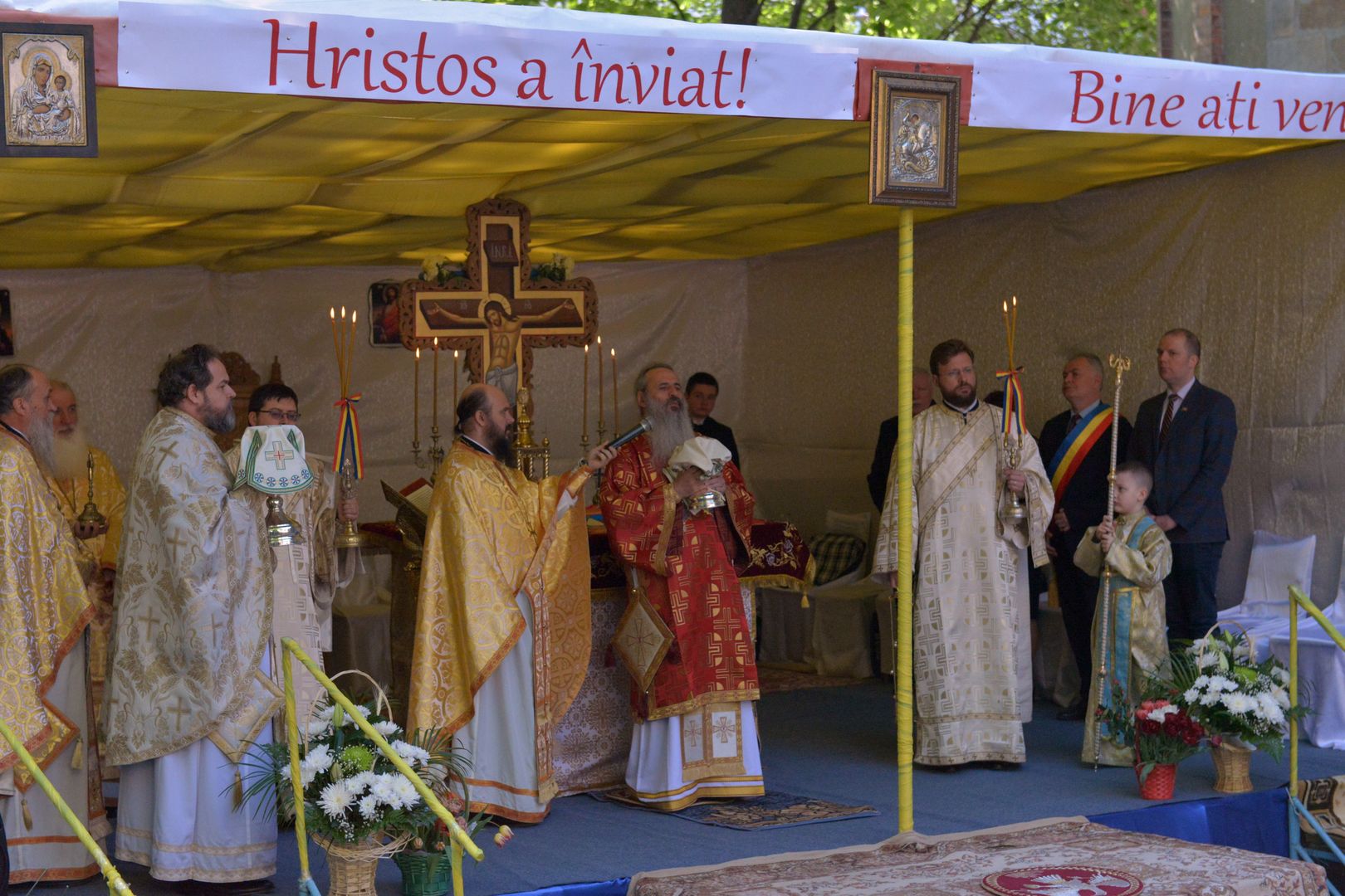 Mitropolitul Moldovei și Bucovinei dimpreună cu sute de botoșăneni la sărbătoarea Sfântului Mucenic Gheorghe